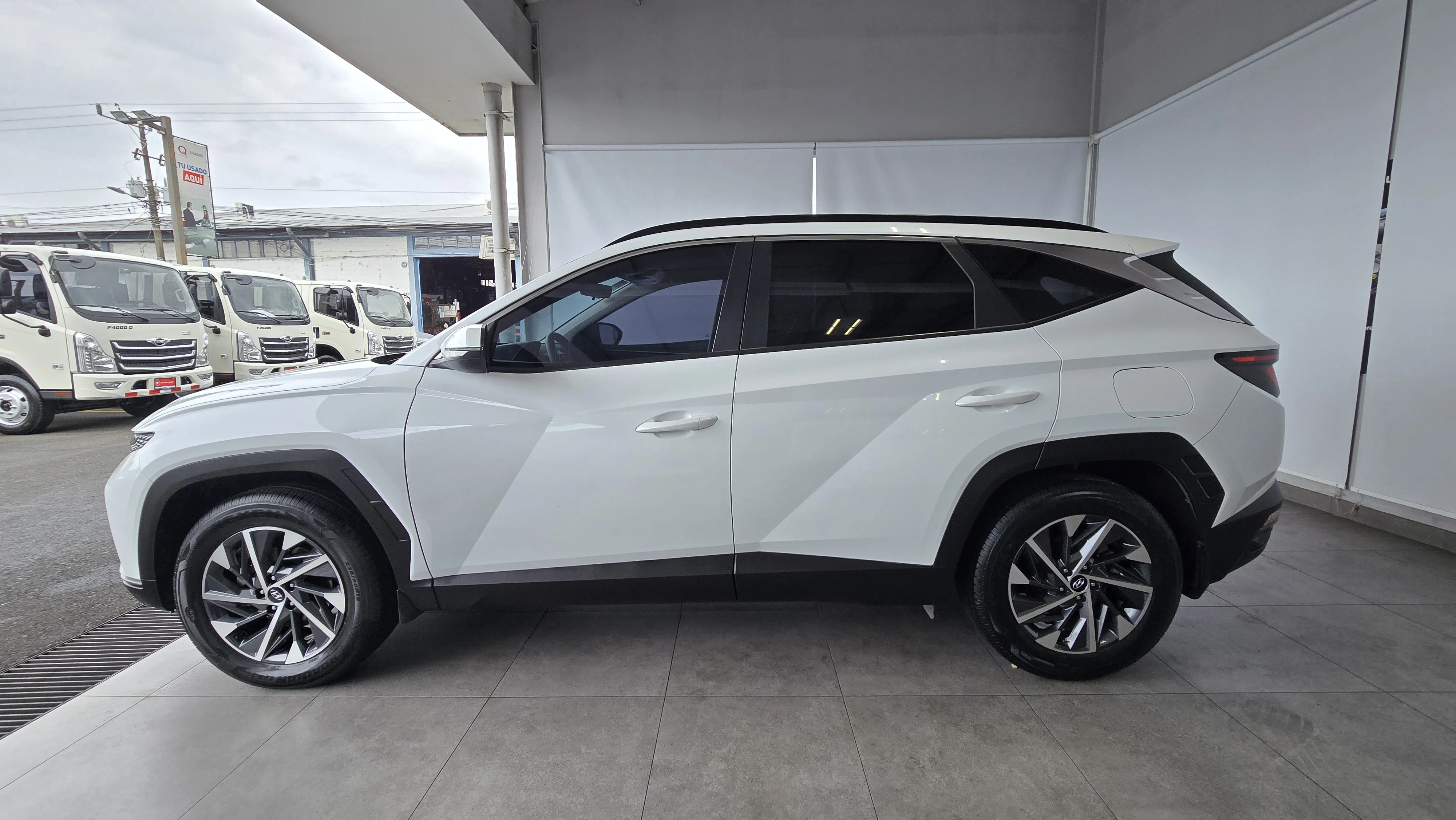 Exterior 4