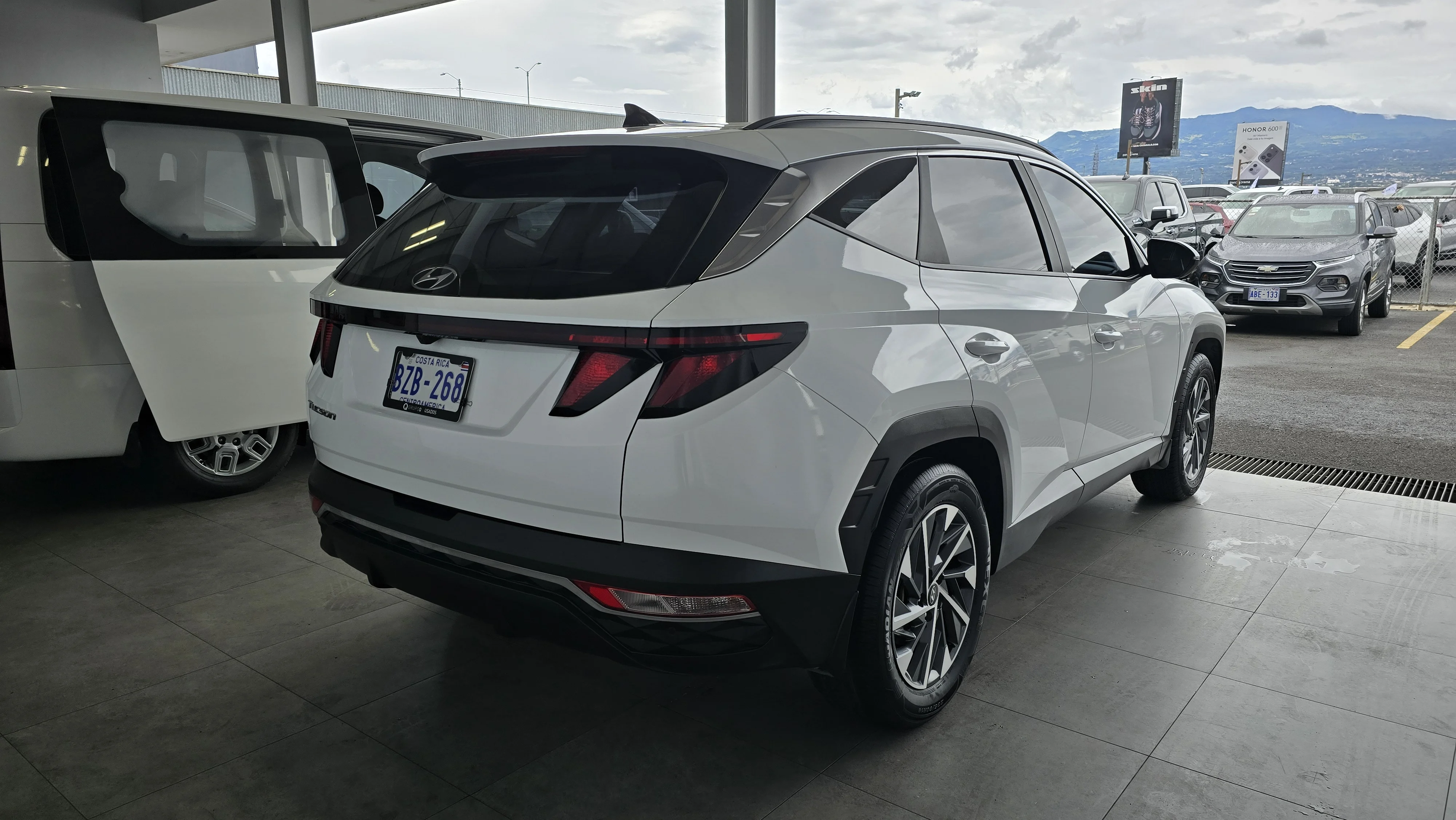 Exterior 9