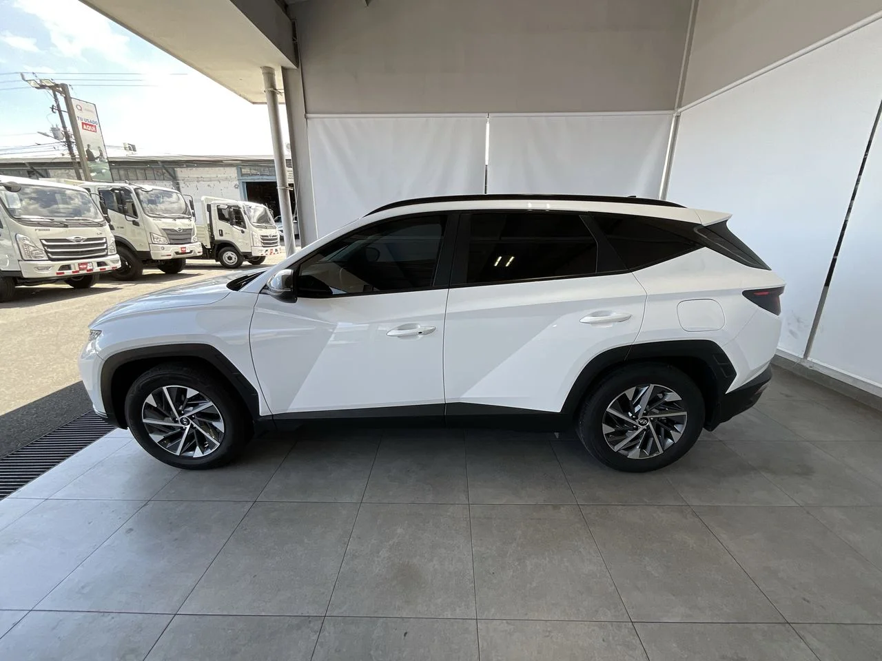 Exterior 4