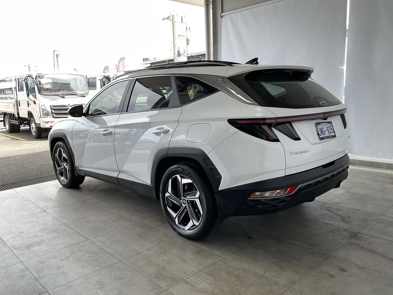 Exterior 5