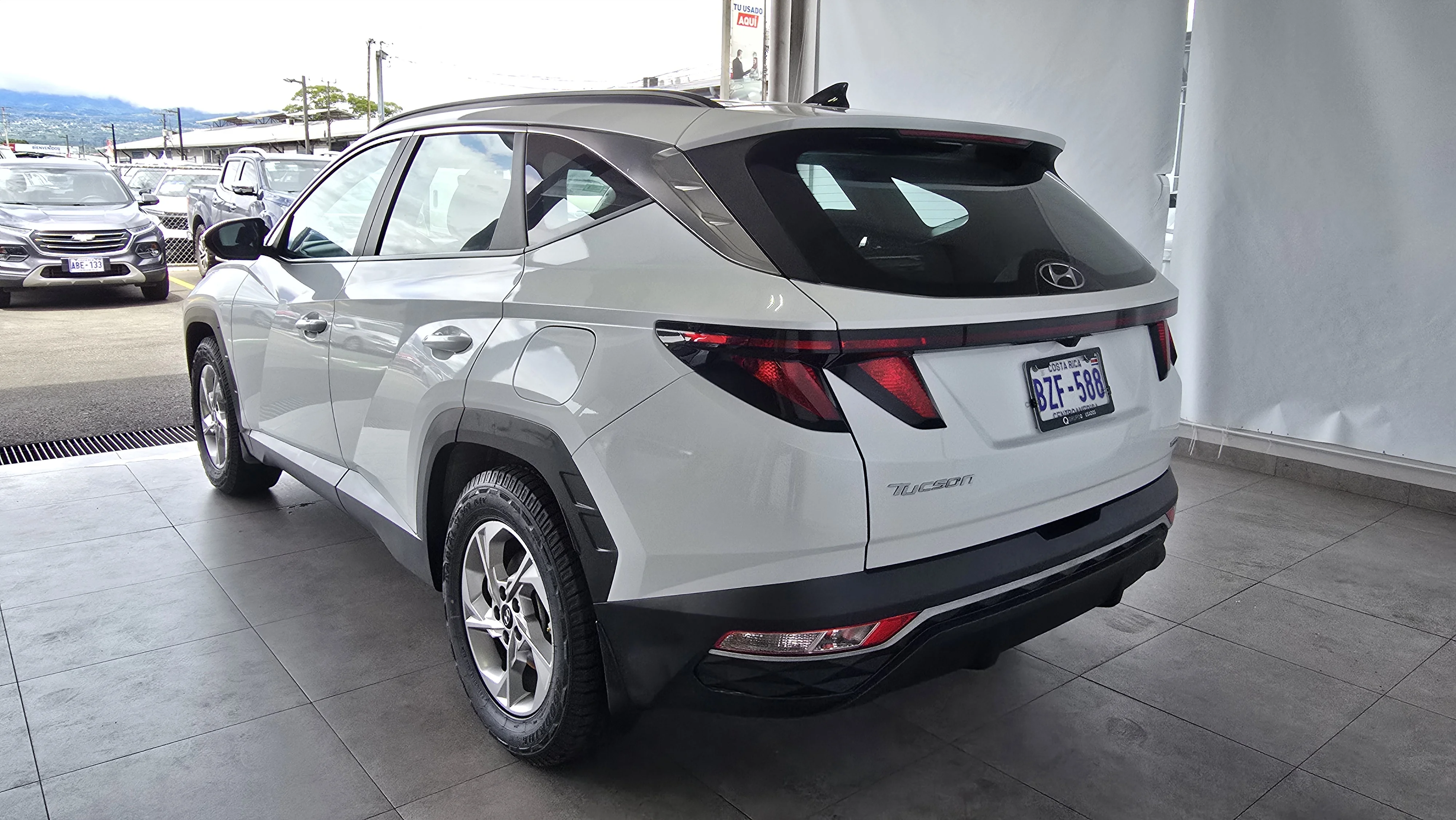Exterior 8