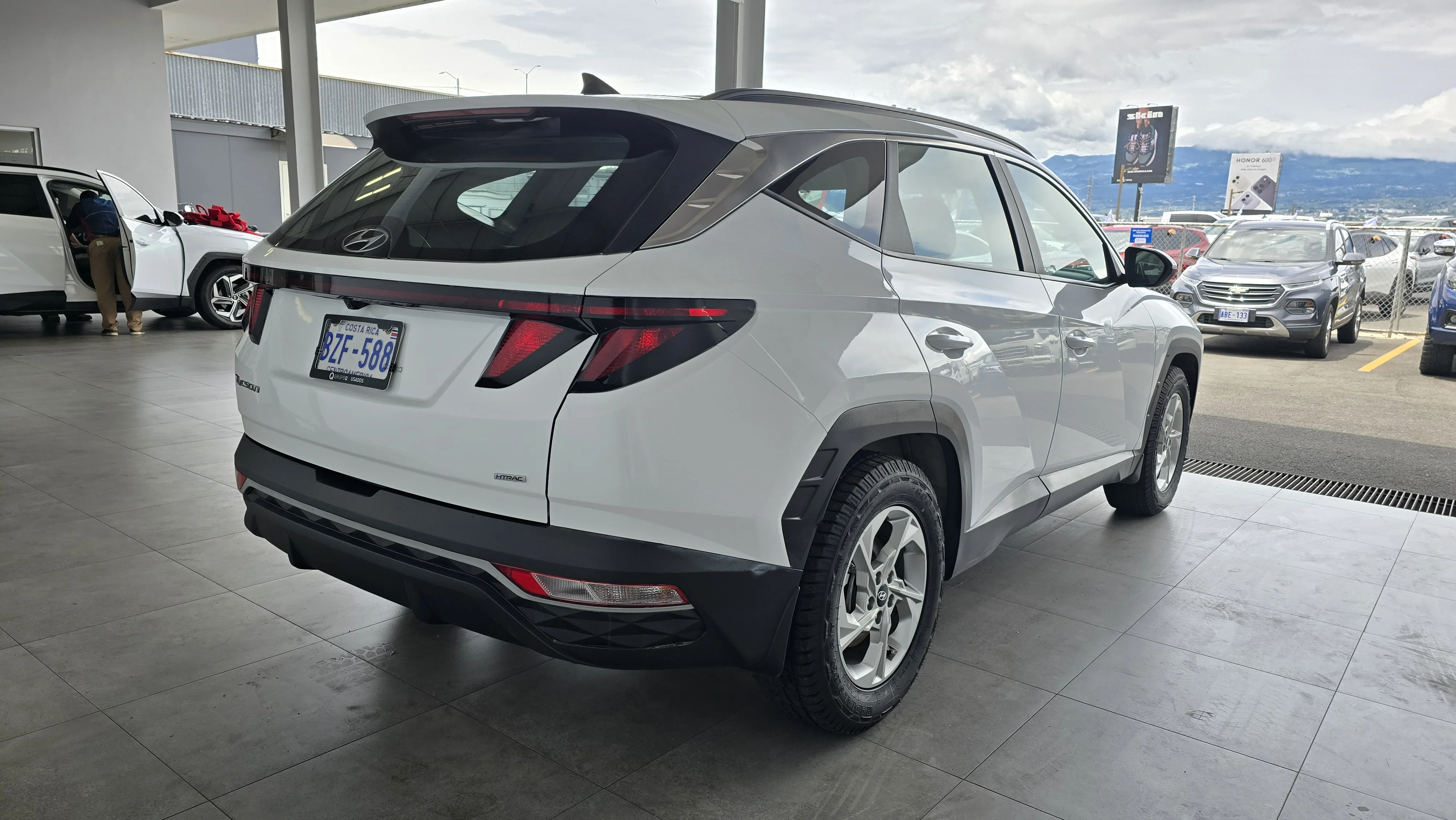 Exterior 9