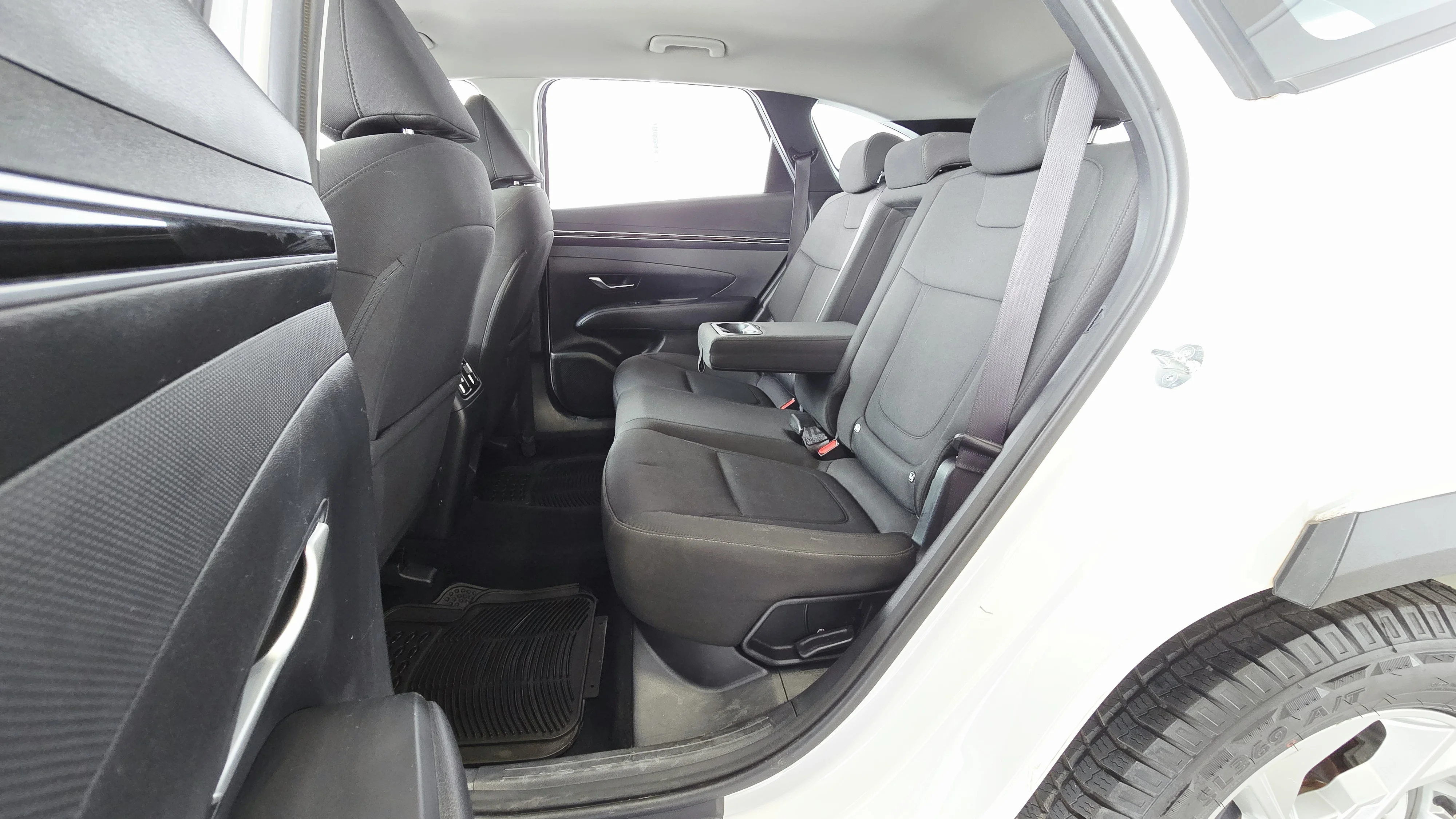 Interior 5