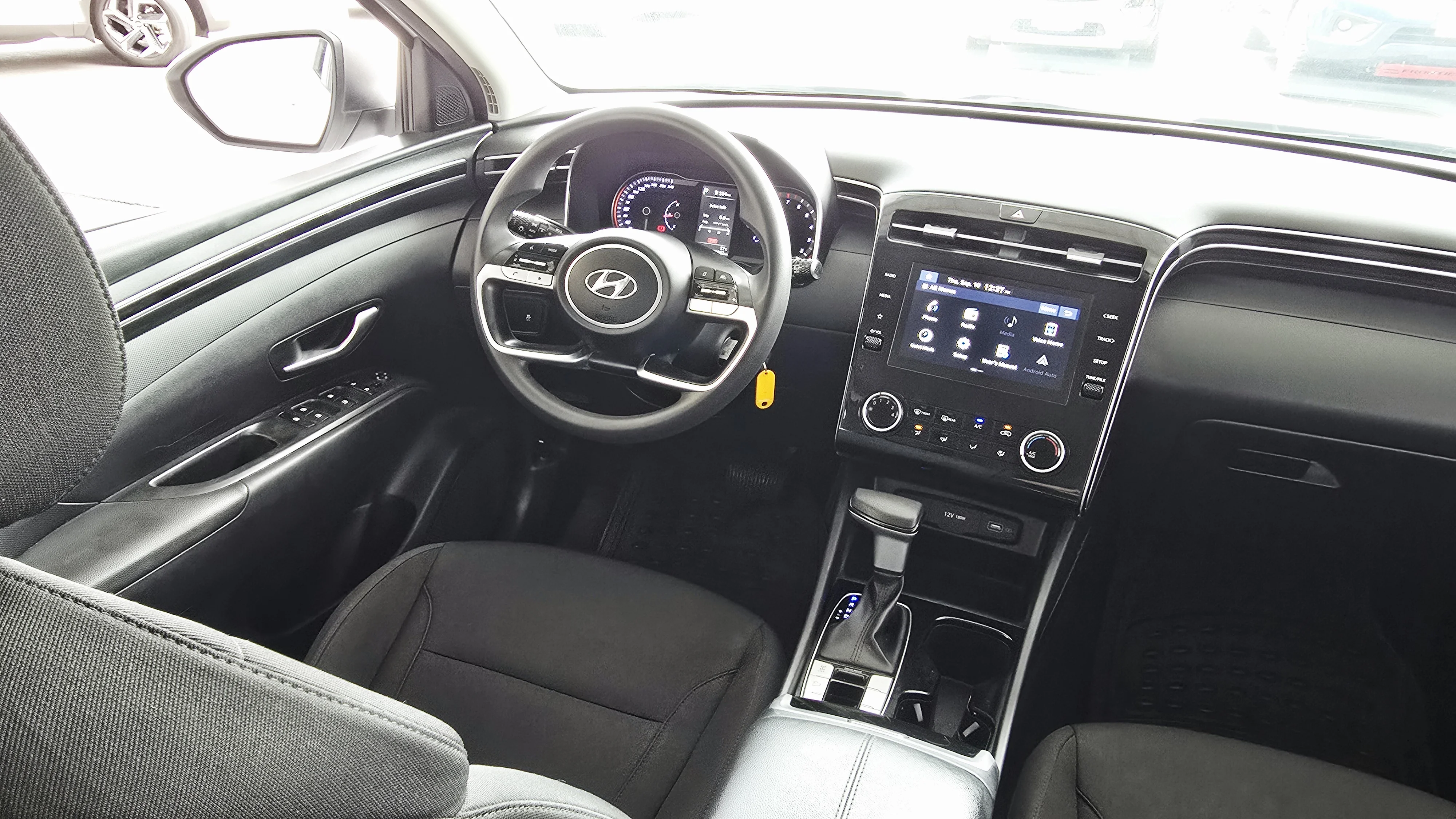 Interior 8