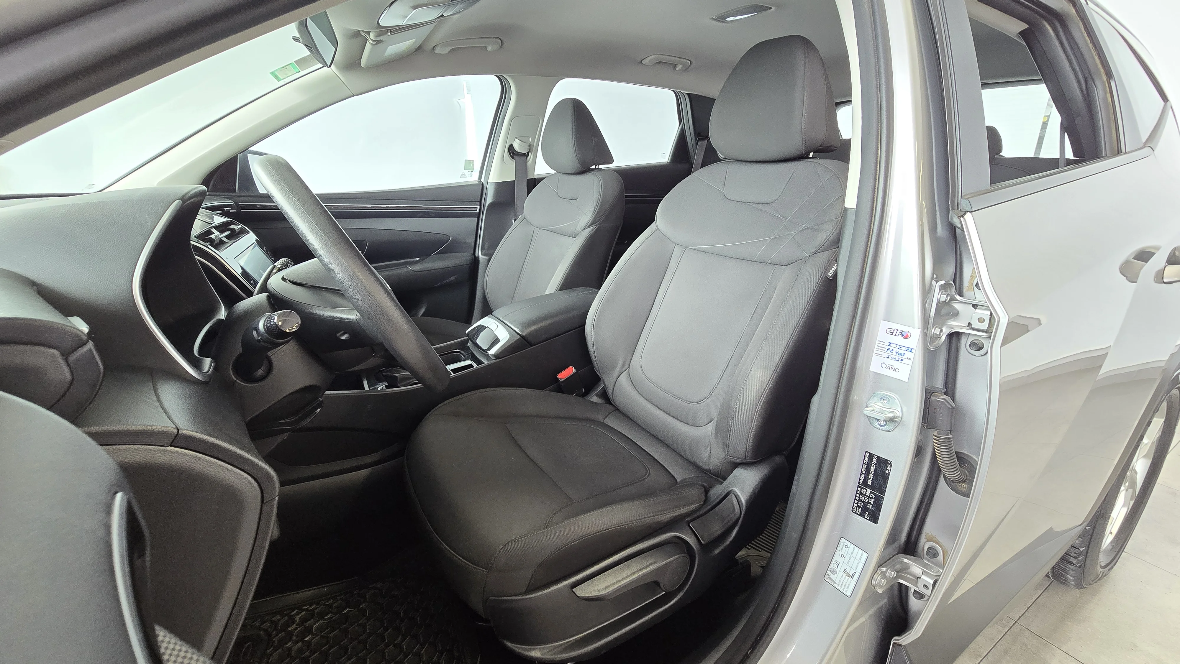 Interior 4