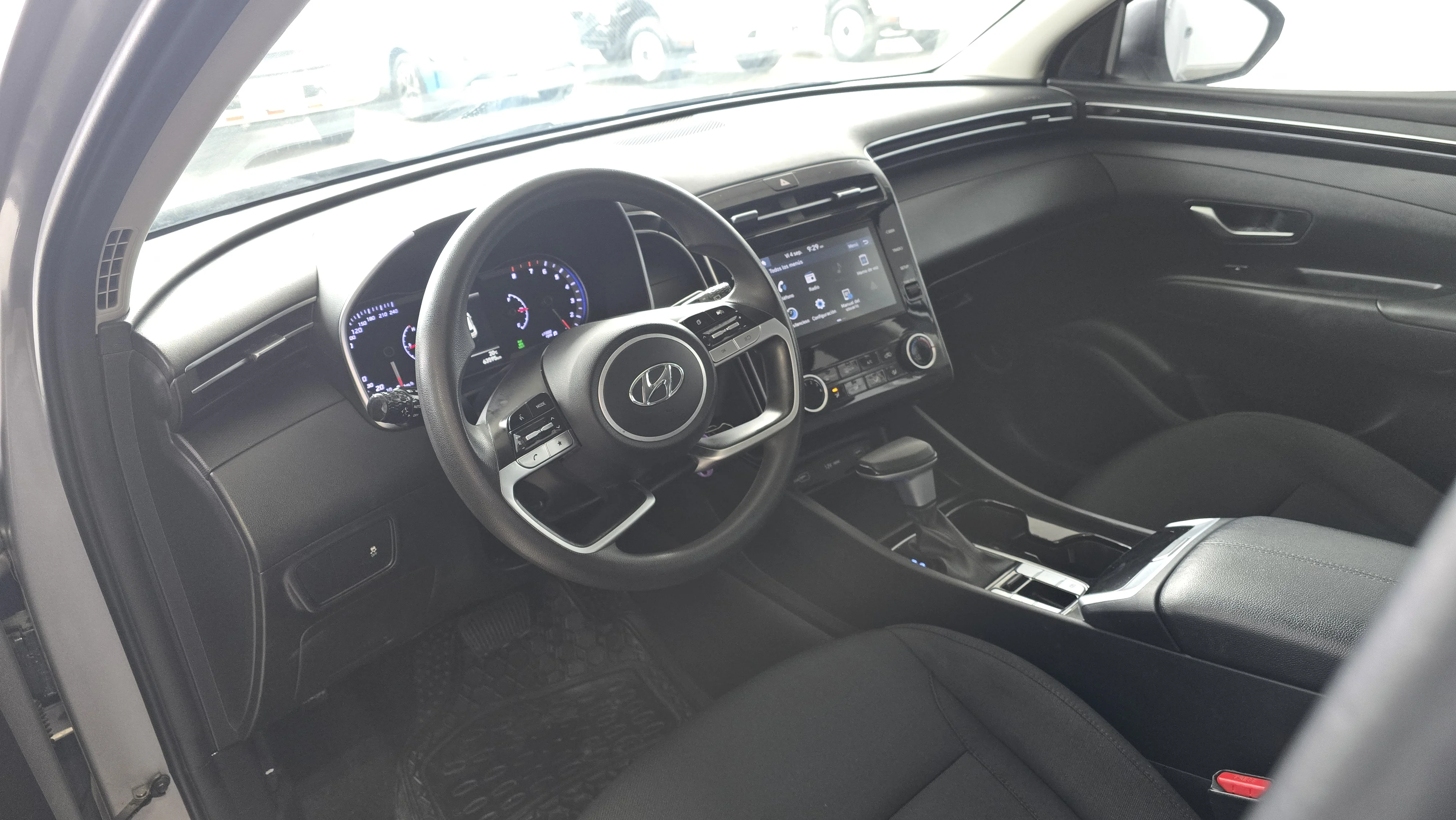 Interior 5