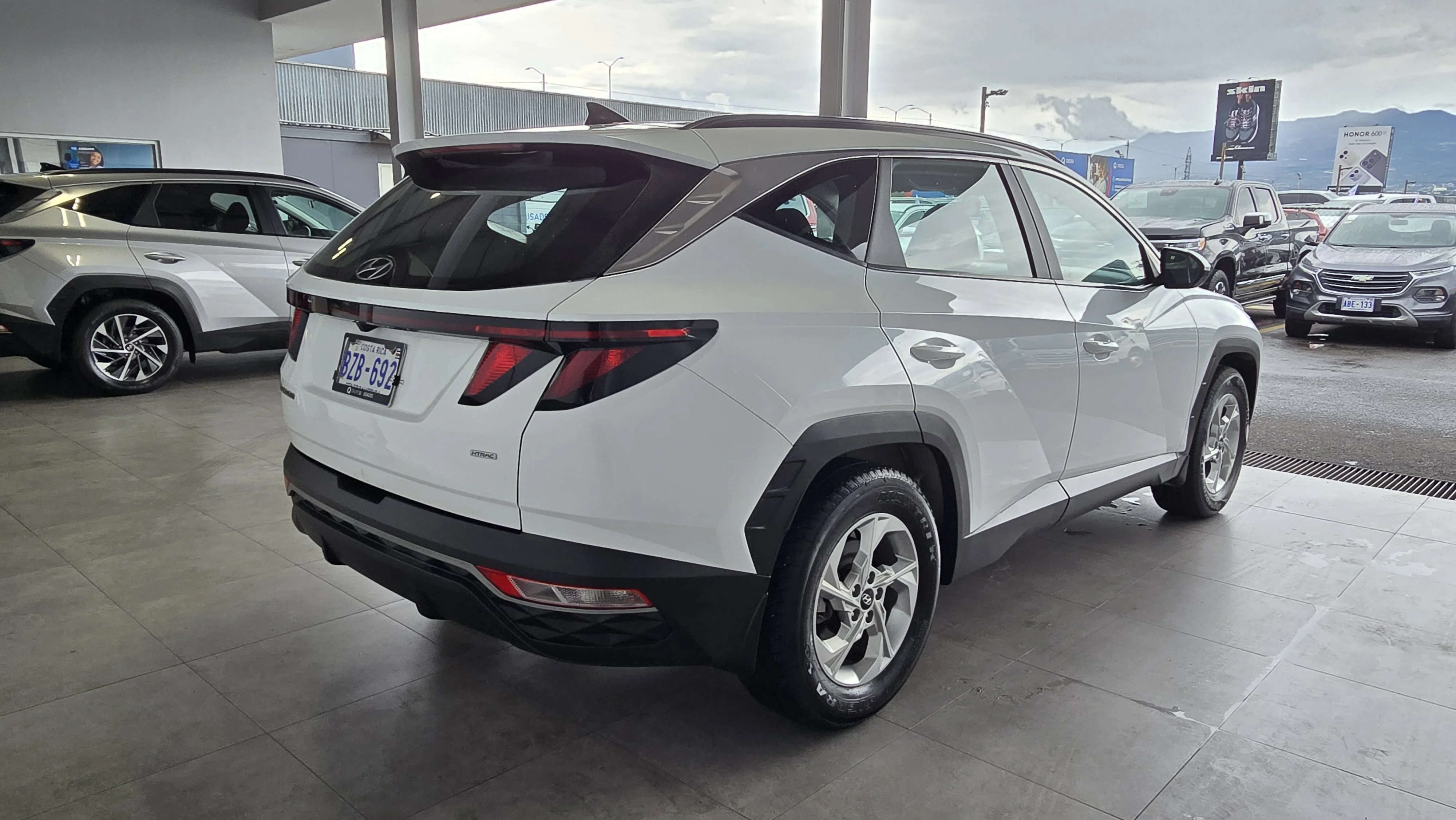 Exterior 9