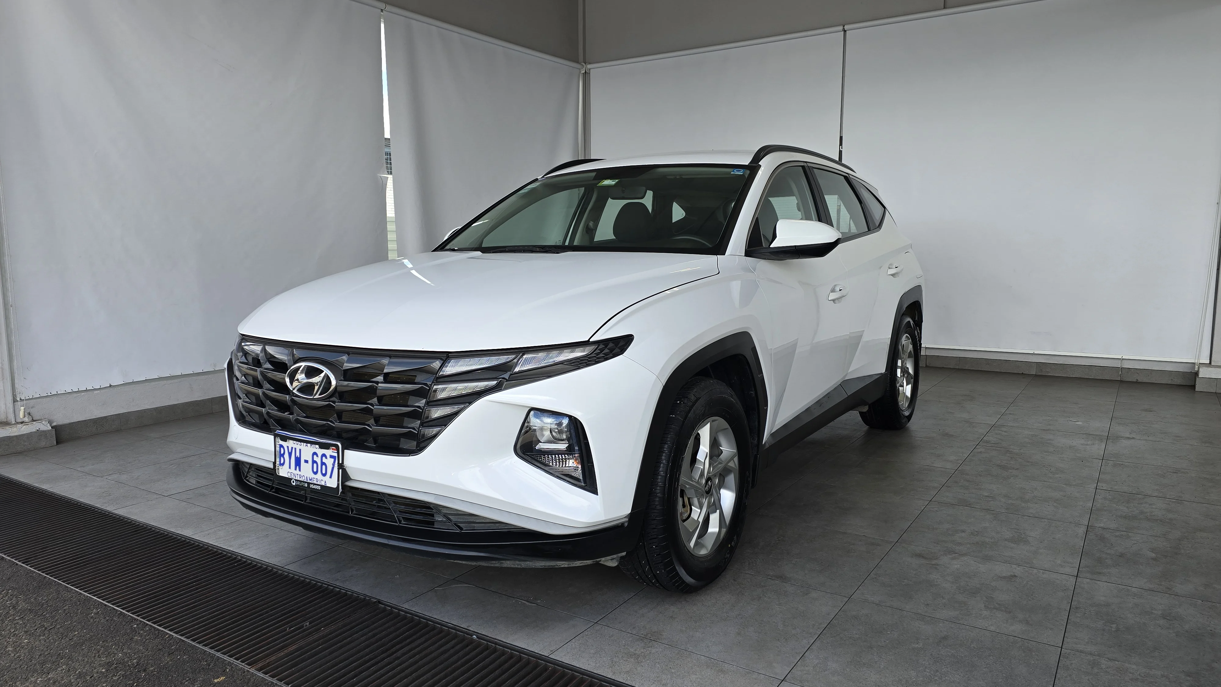 Exterior 6