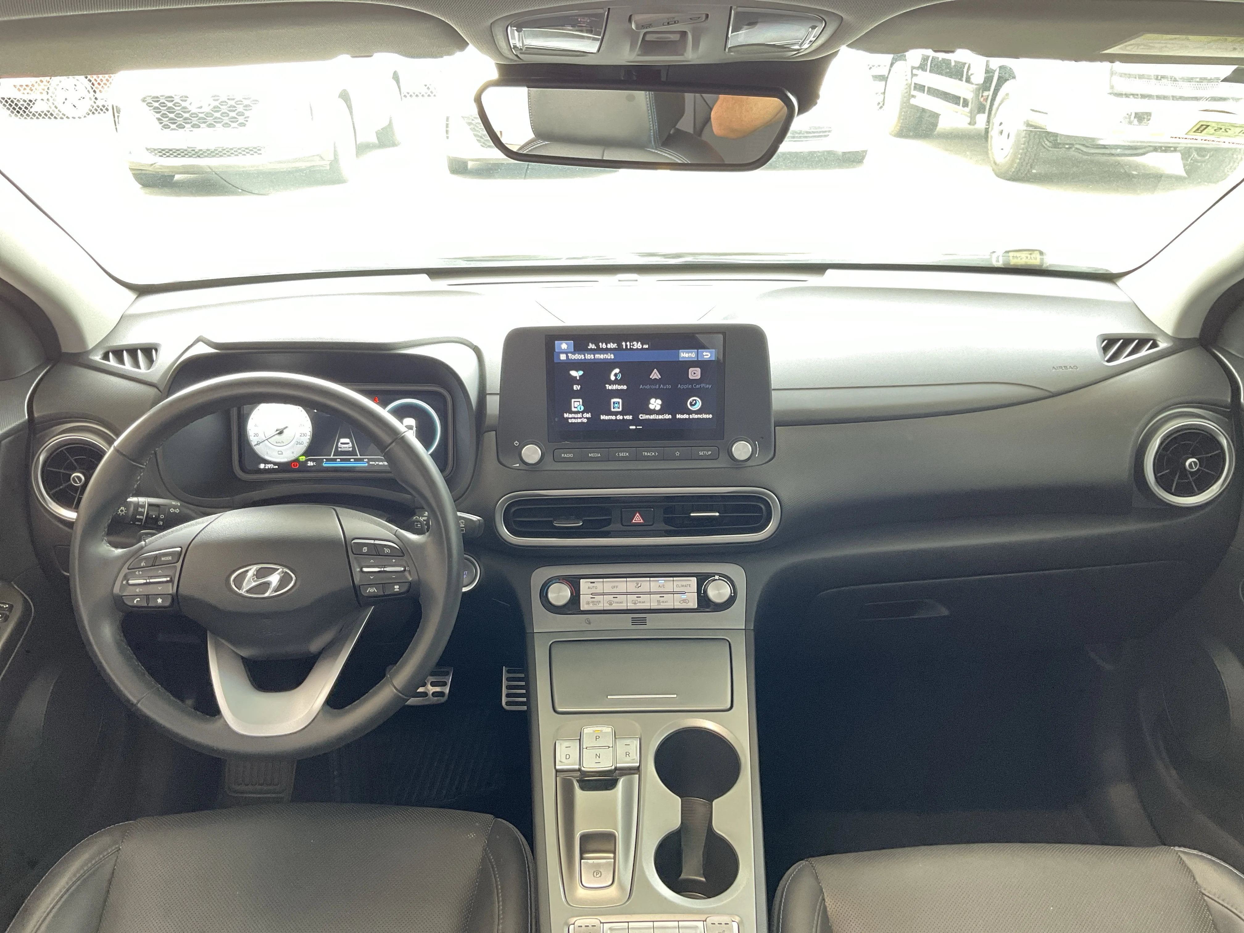 Interior 8