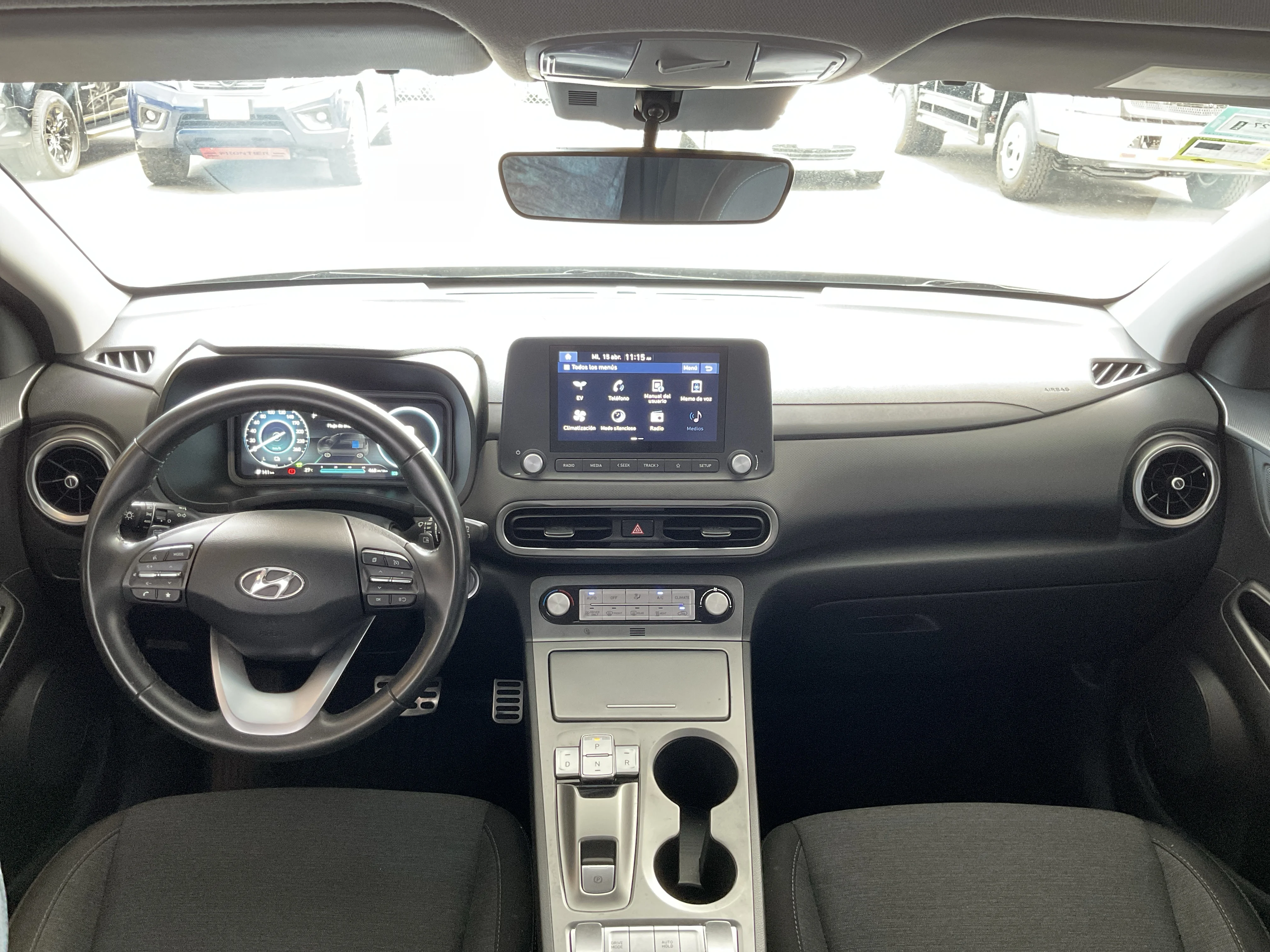 Interior 8