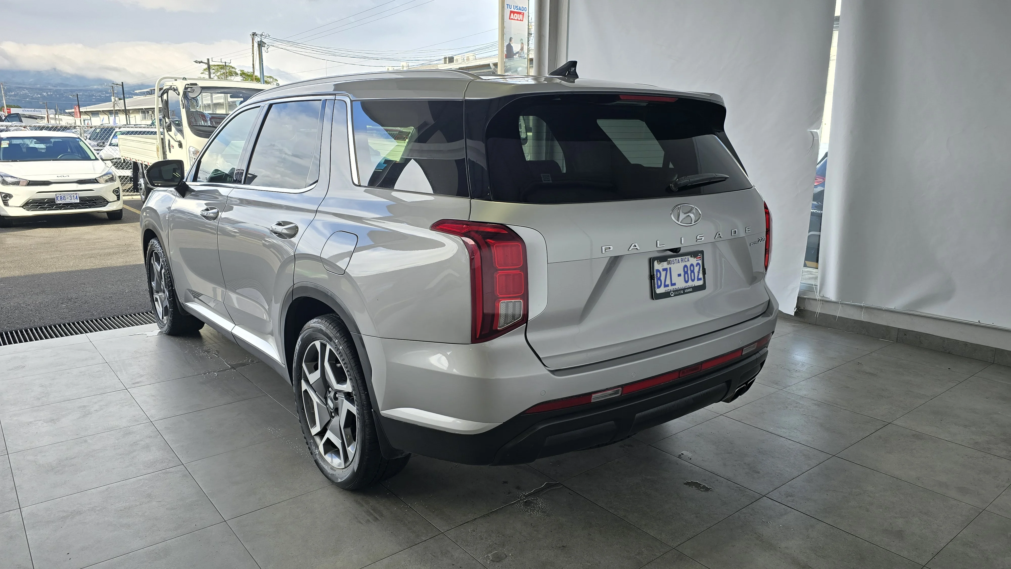 Exterior 8