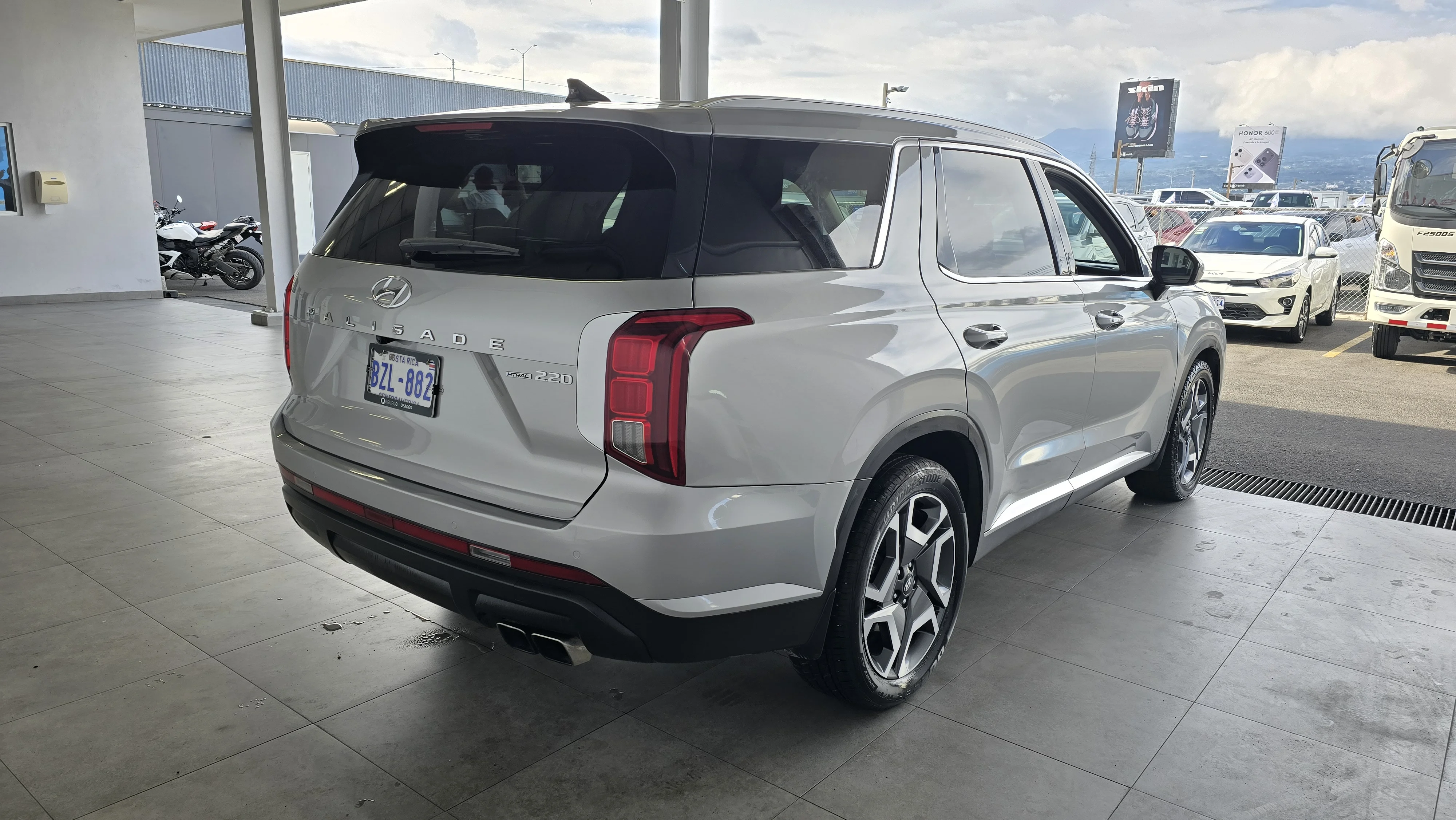 Exterior 9