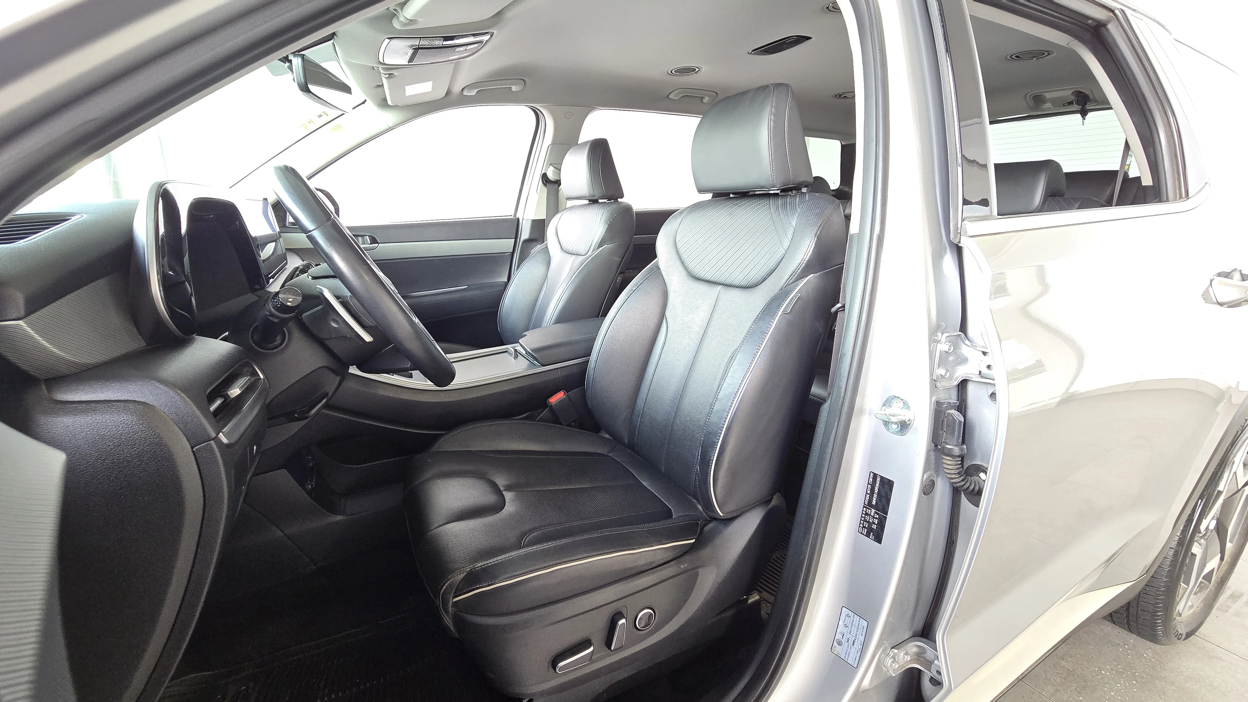 Interior 4