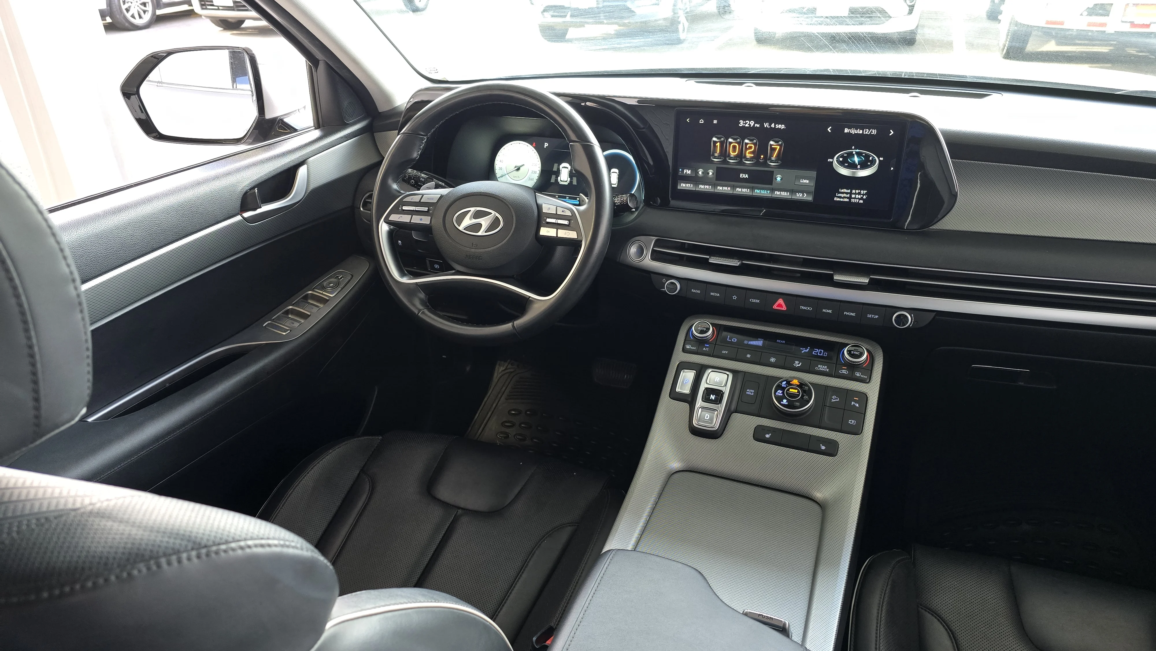 Interior 7