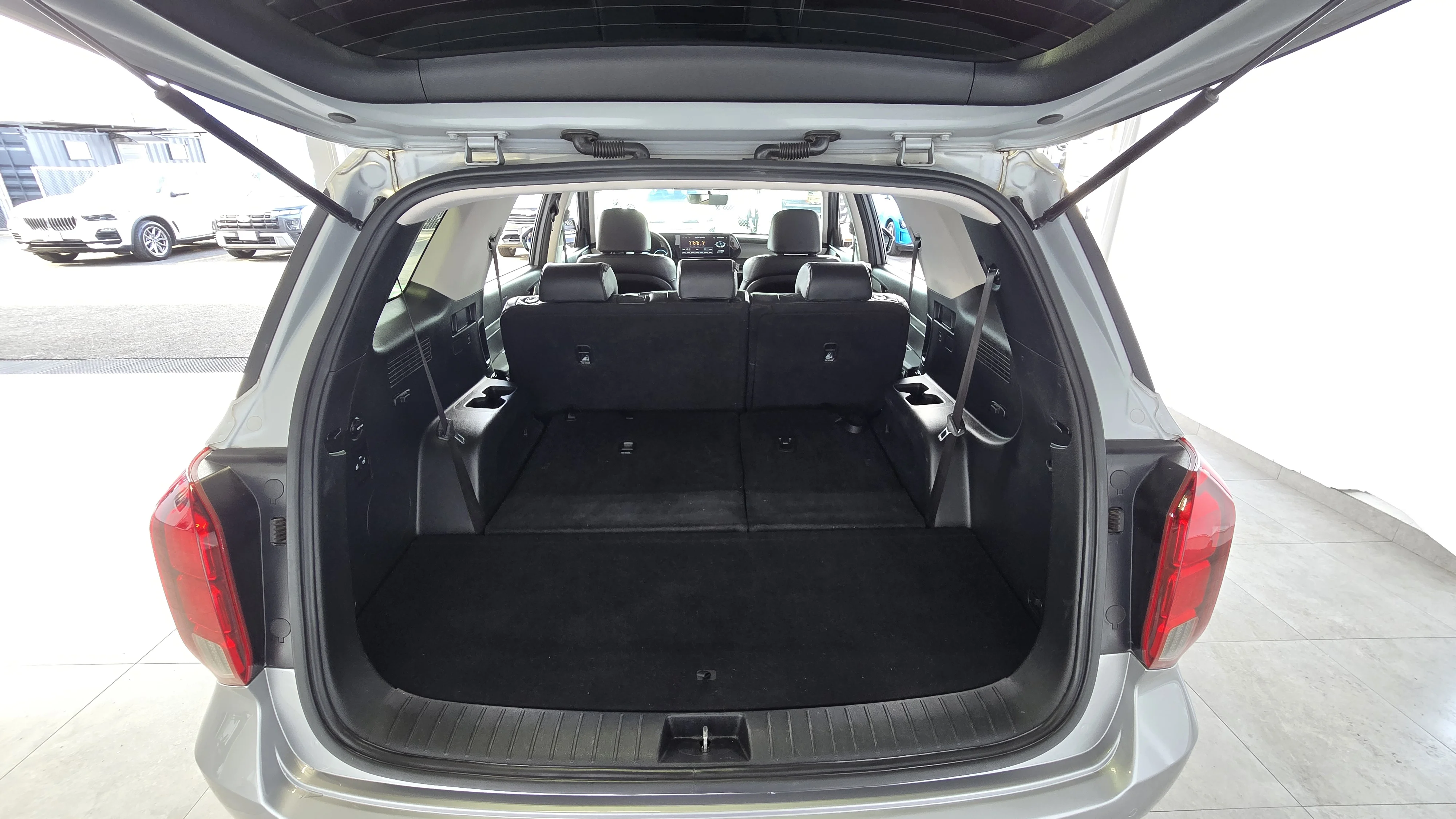 Interior 3
