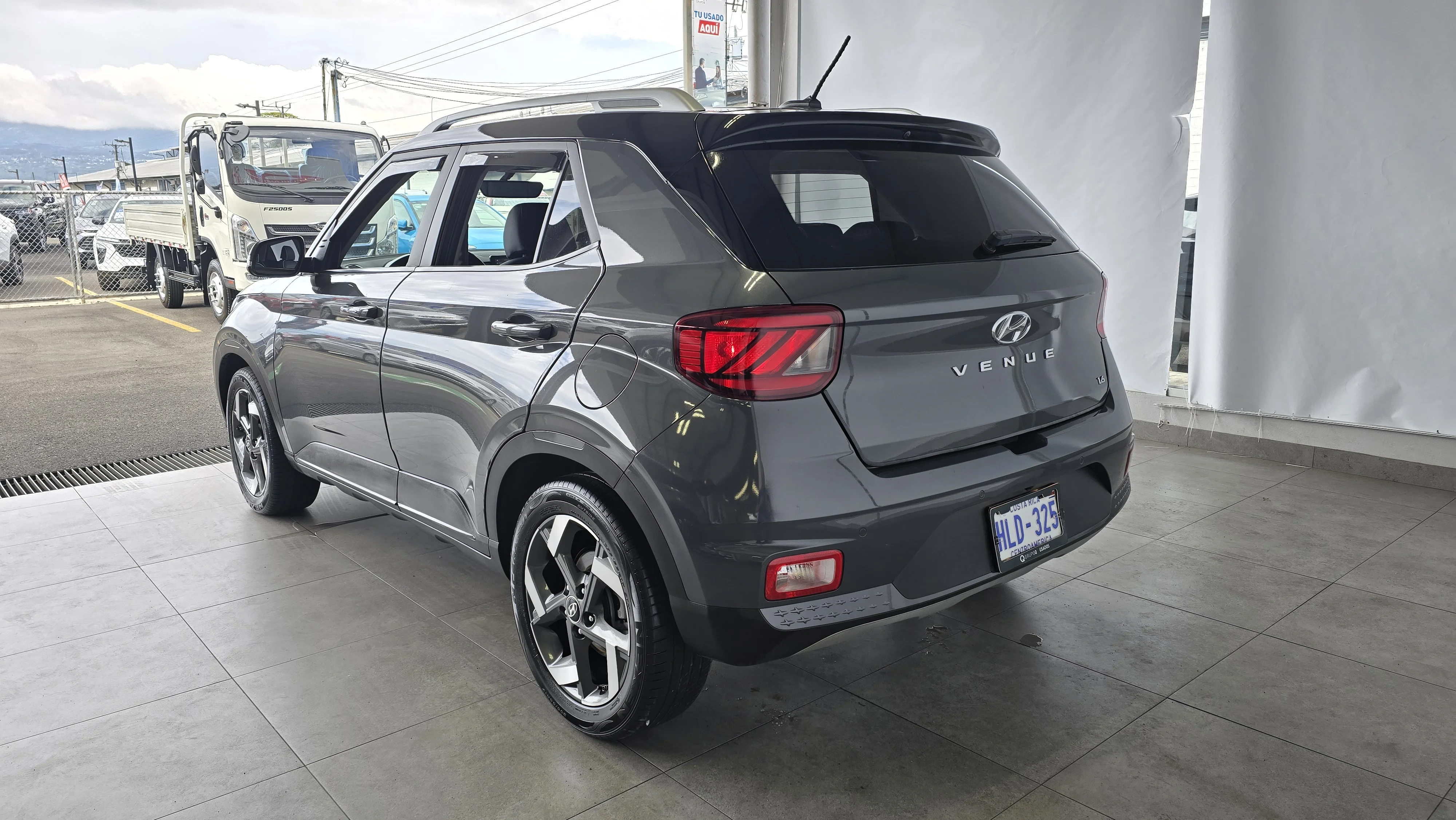Exterior 8