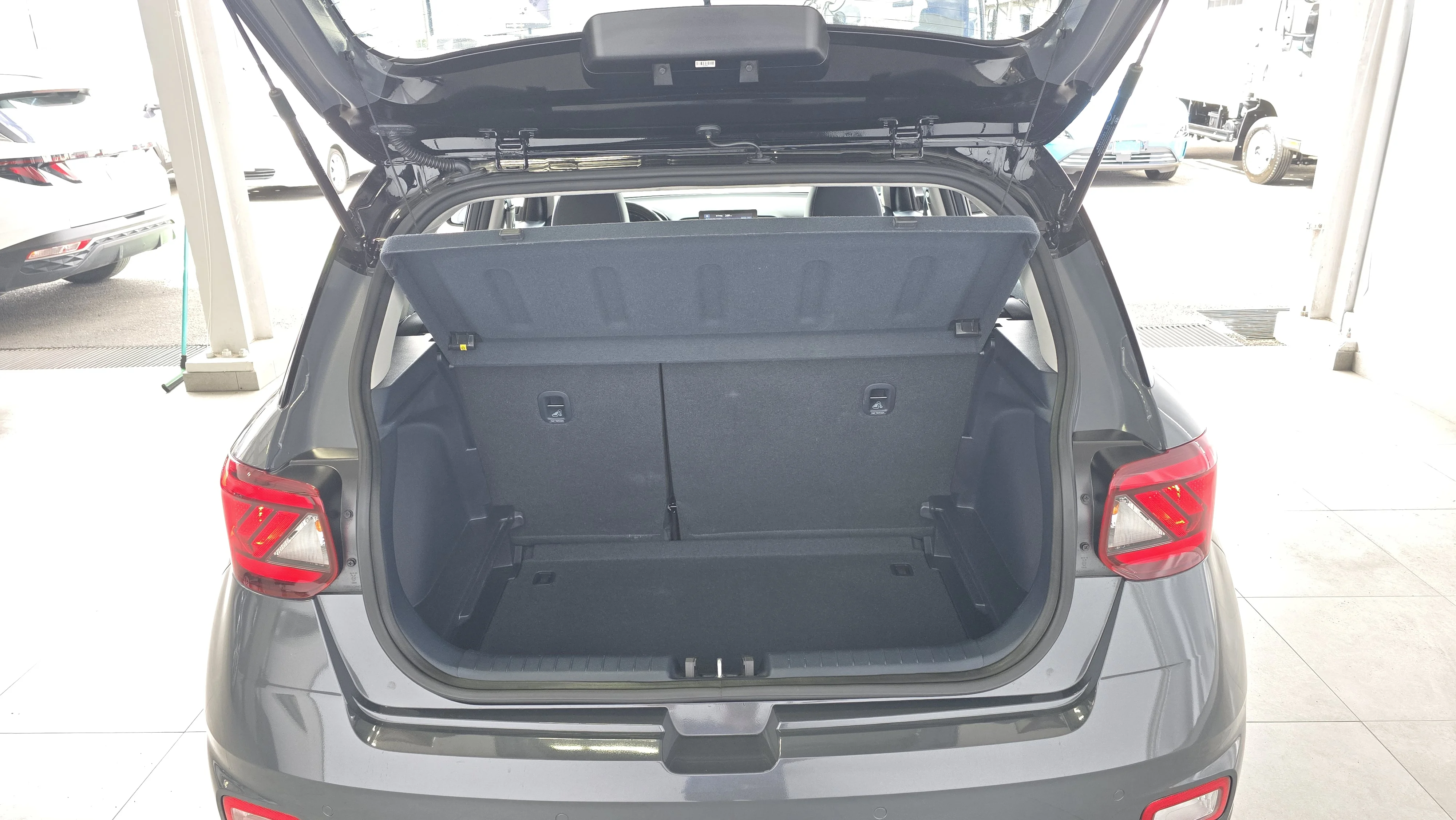 Interior 3