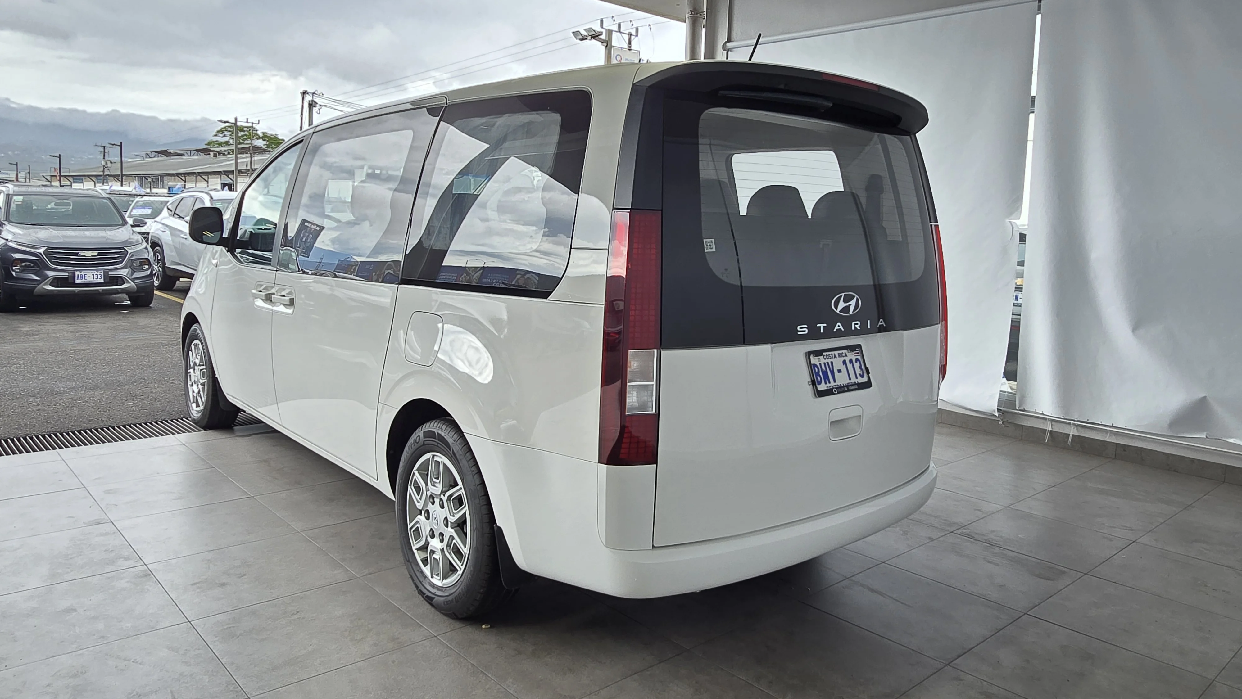 Exterior 8