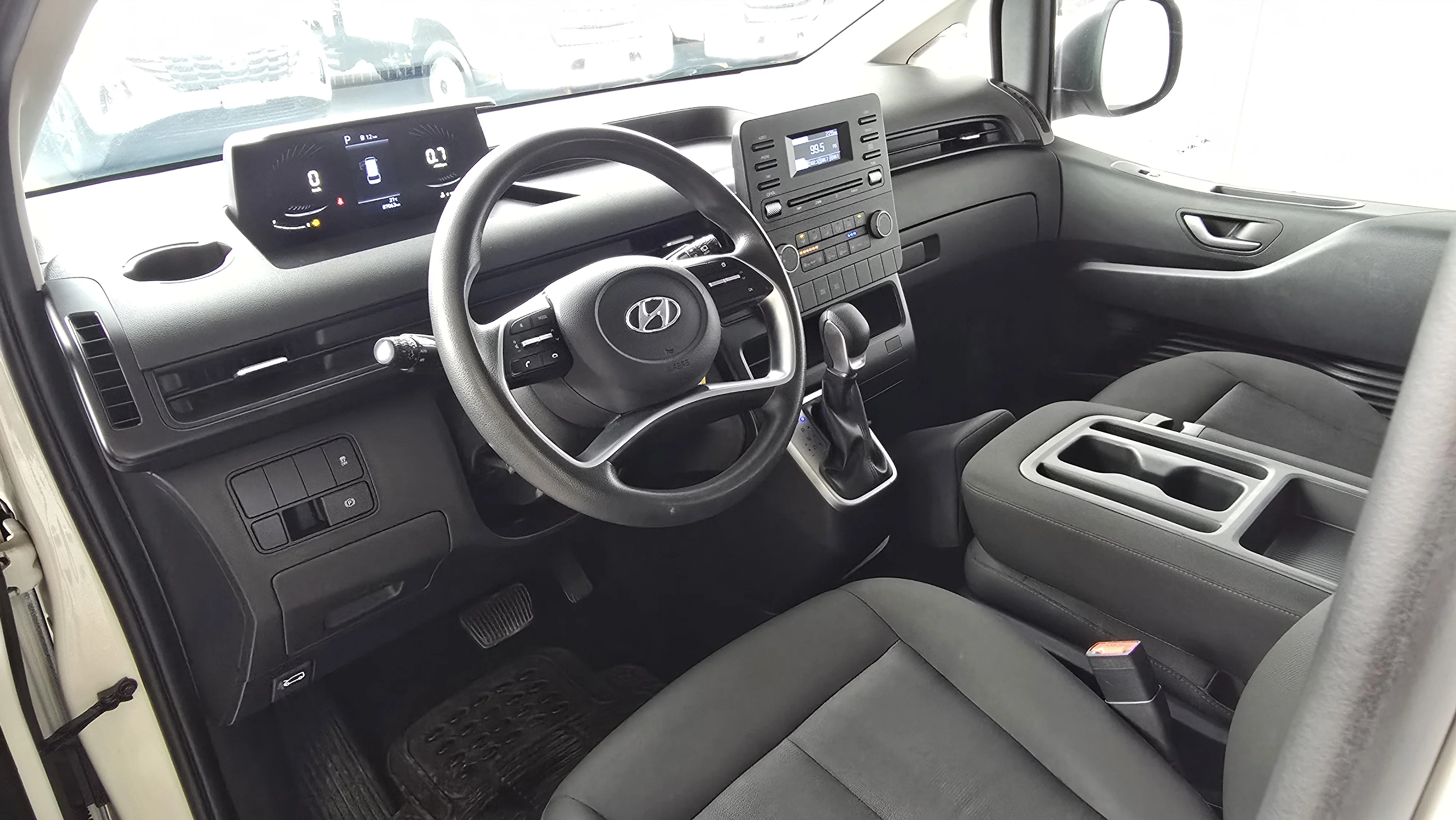 Interior 6