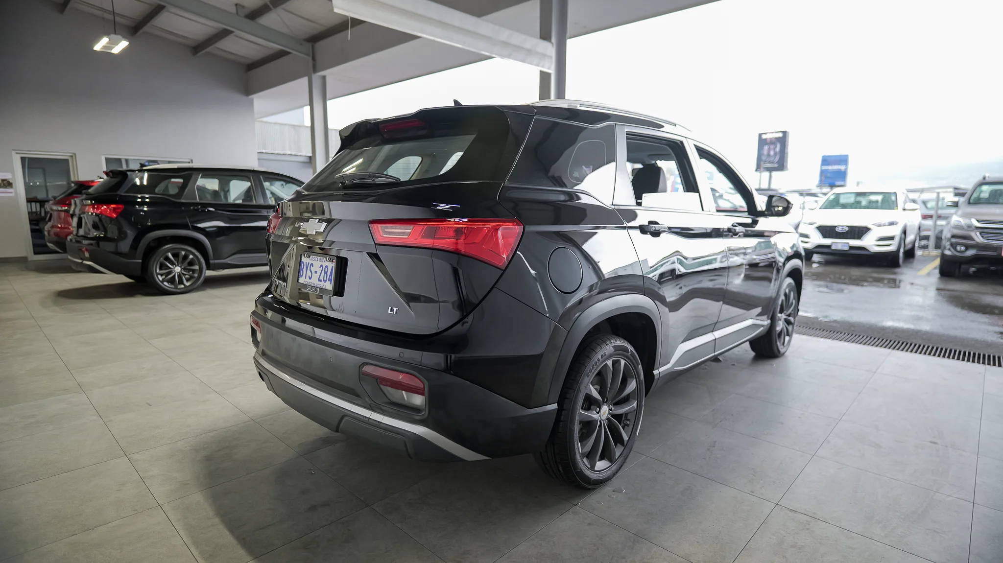 Exterior 3