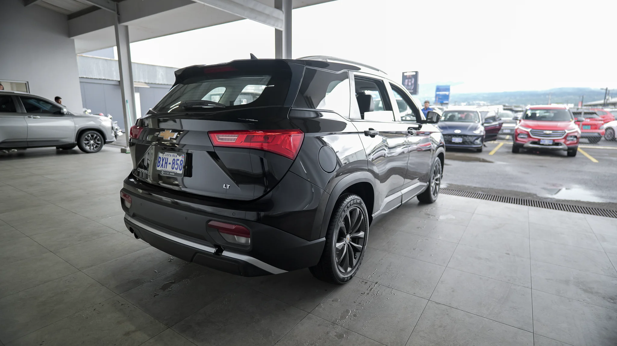Exterior 3