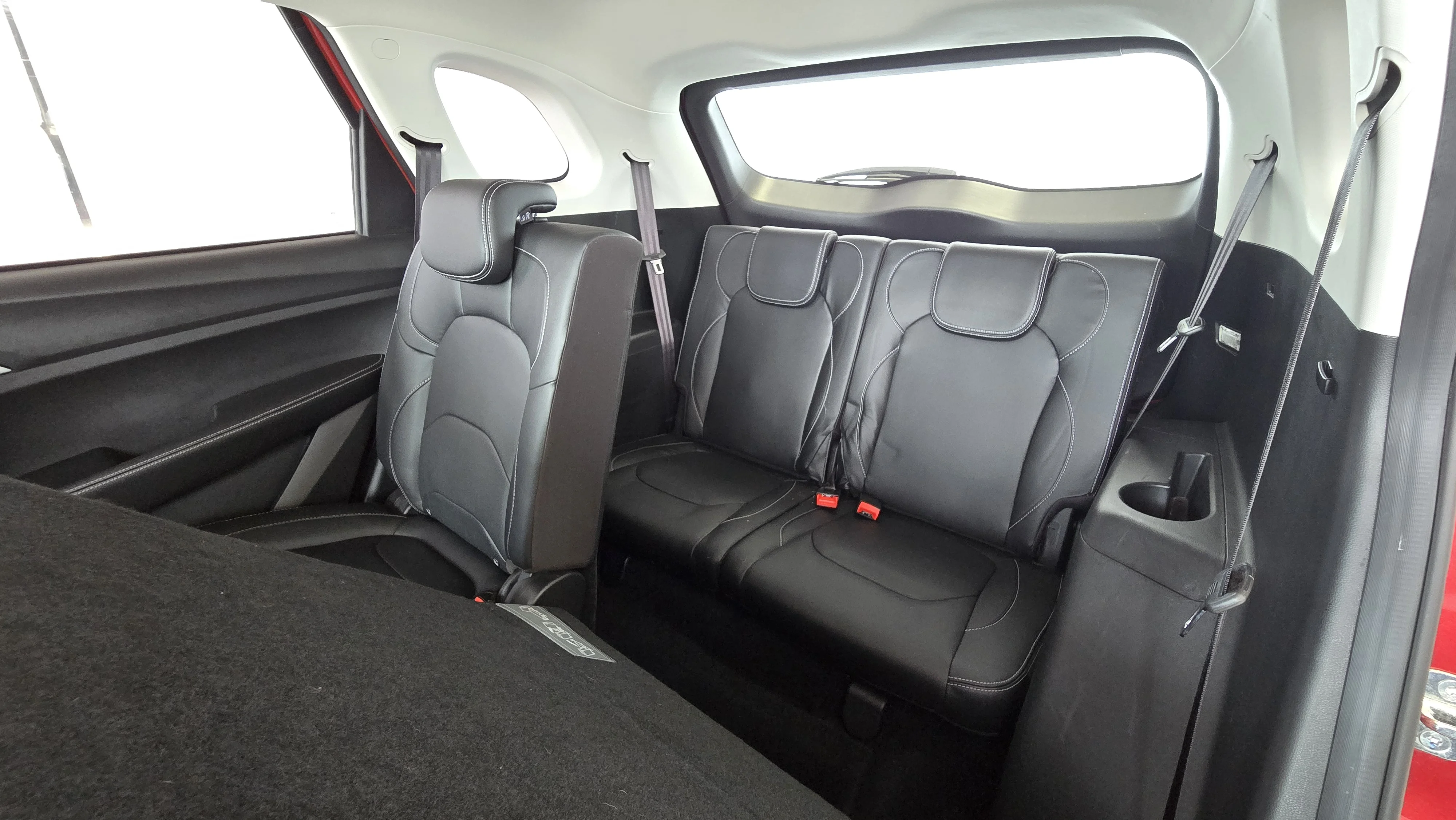 Interior 5