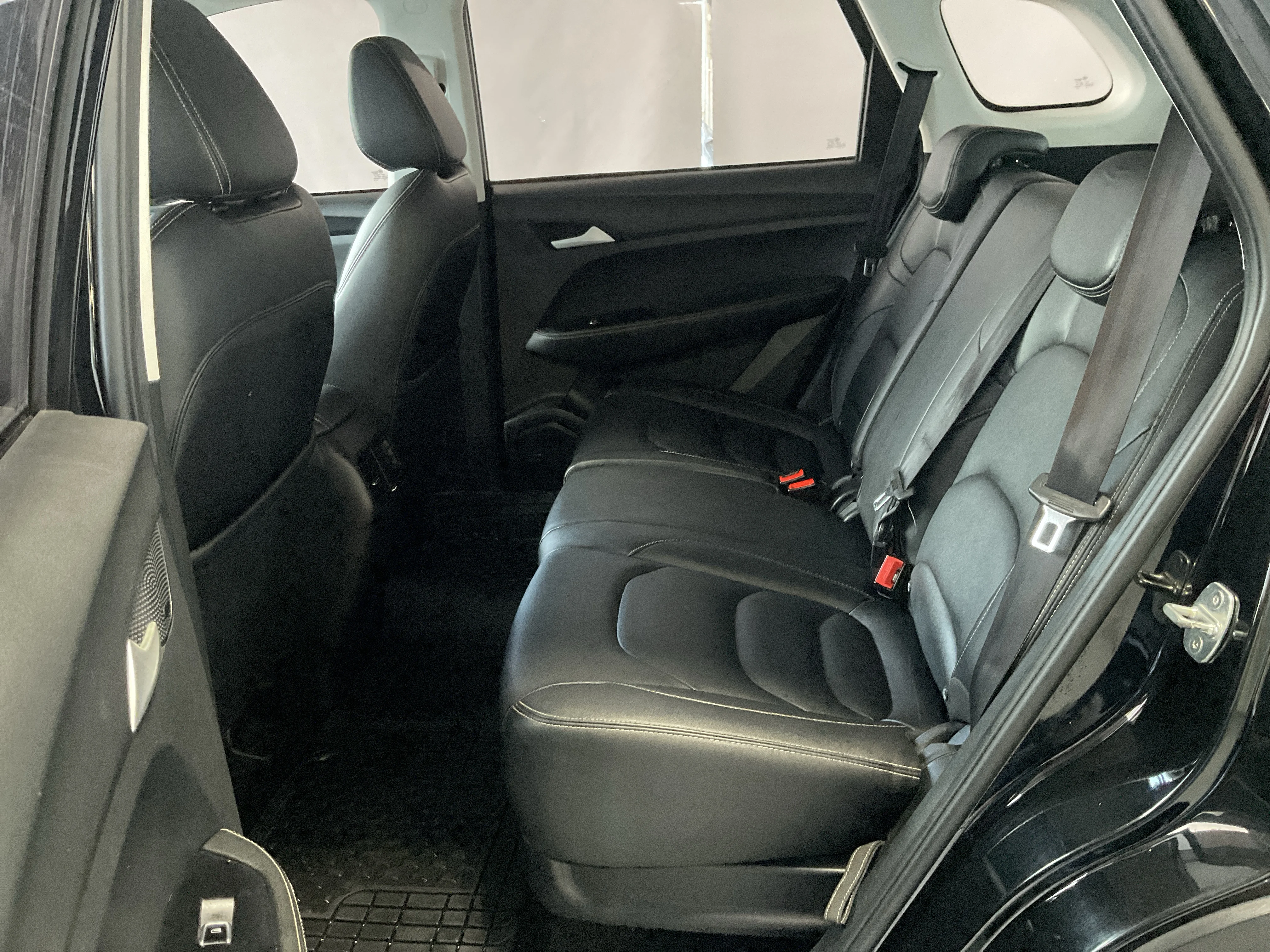 Interior 3