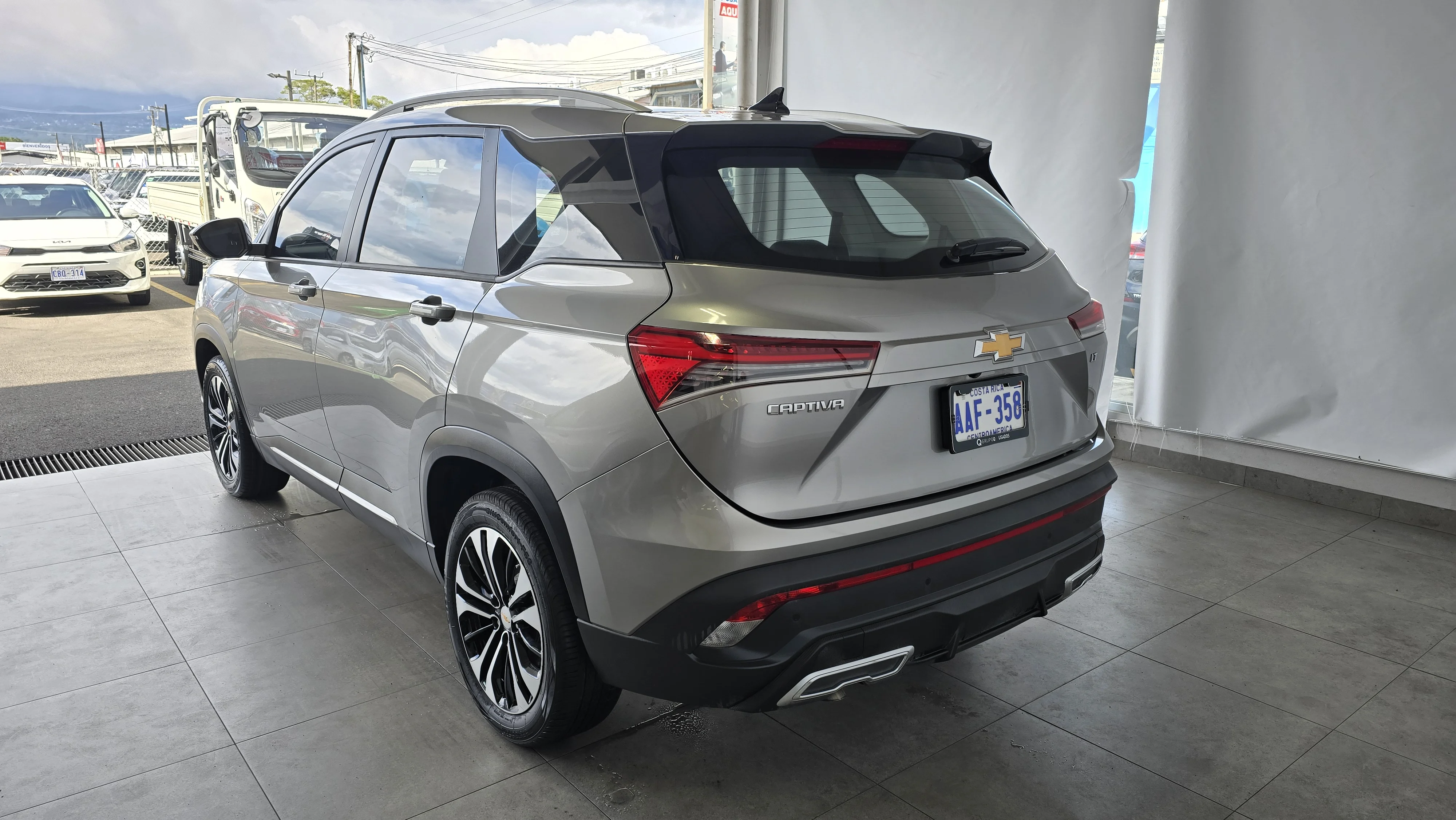 Exterior 8
