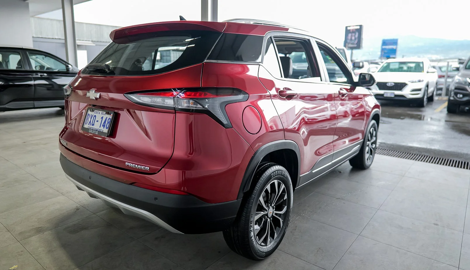 Exterior 3