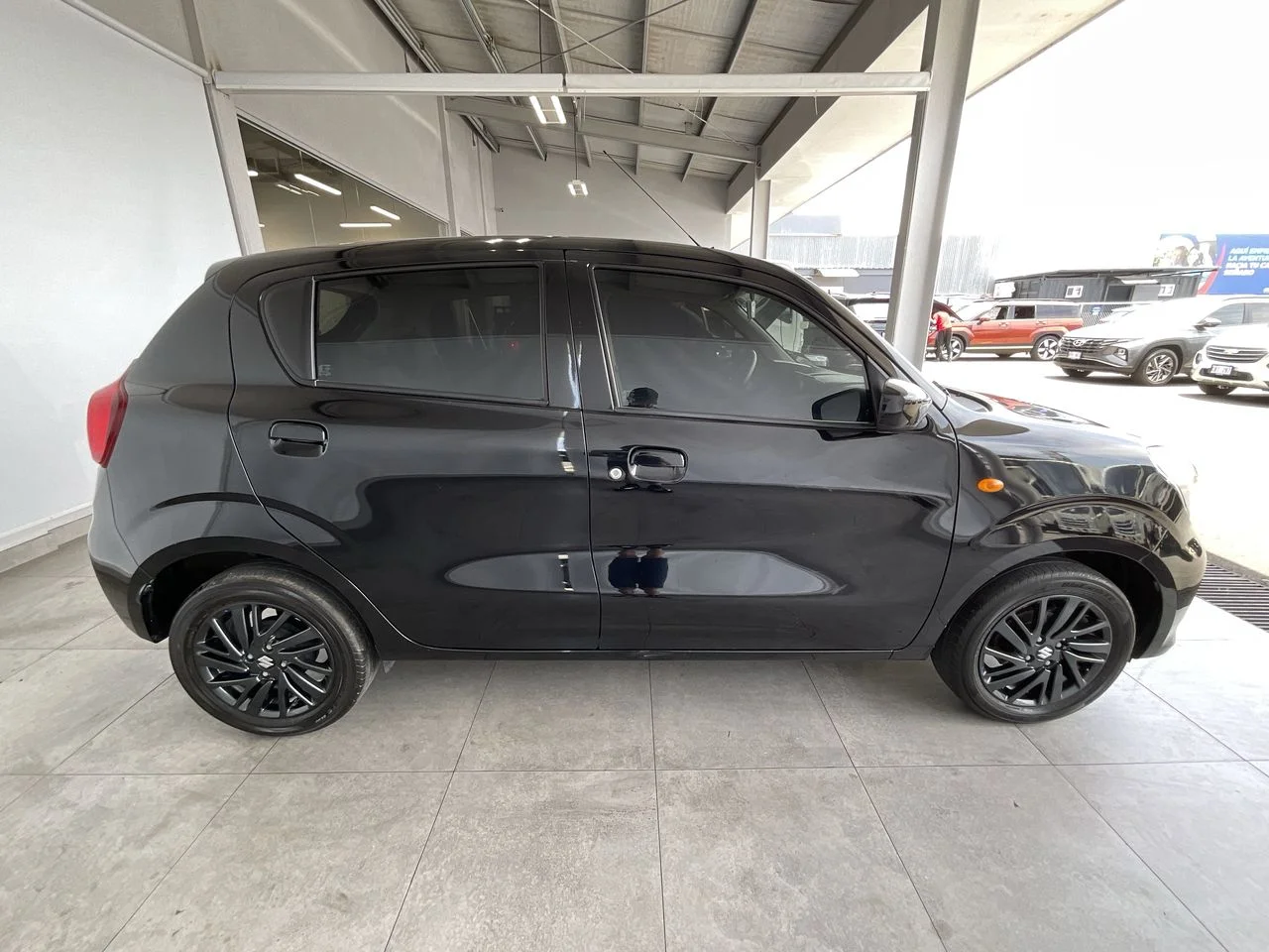 Exterior 8