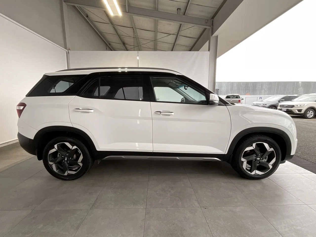 Exterior 8