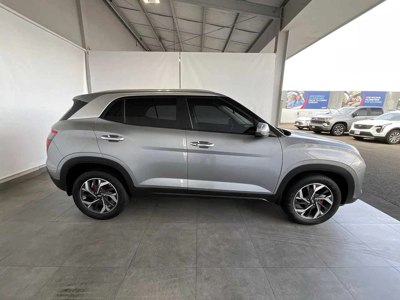 Exterior 8