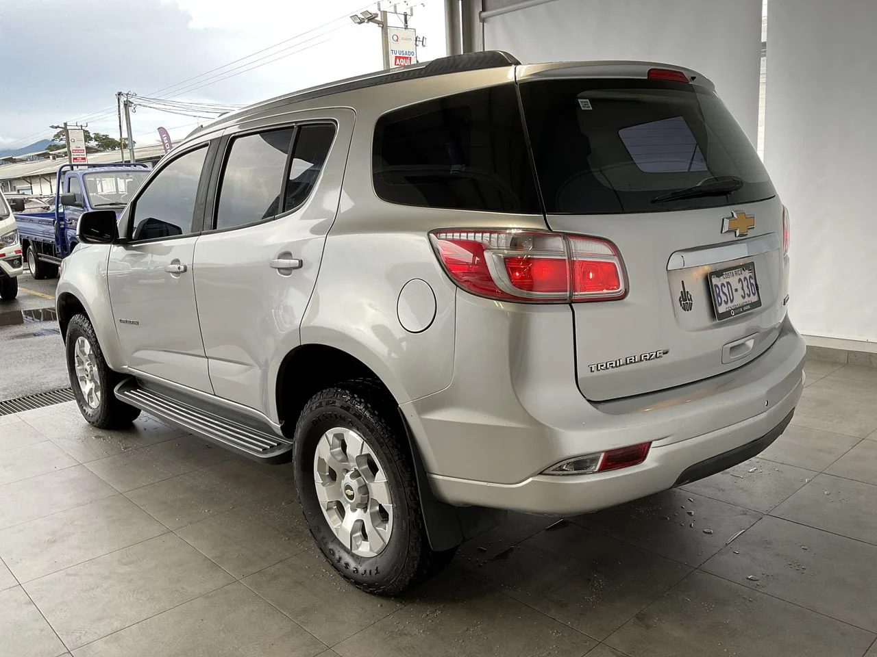 Exterior 5