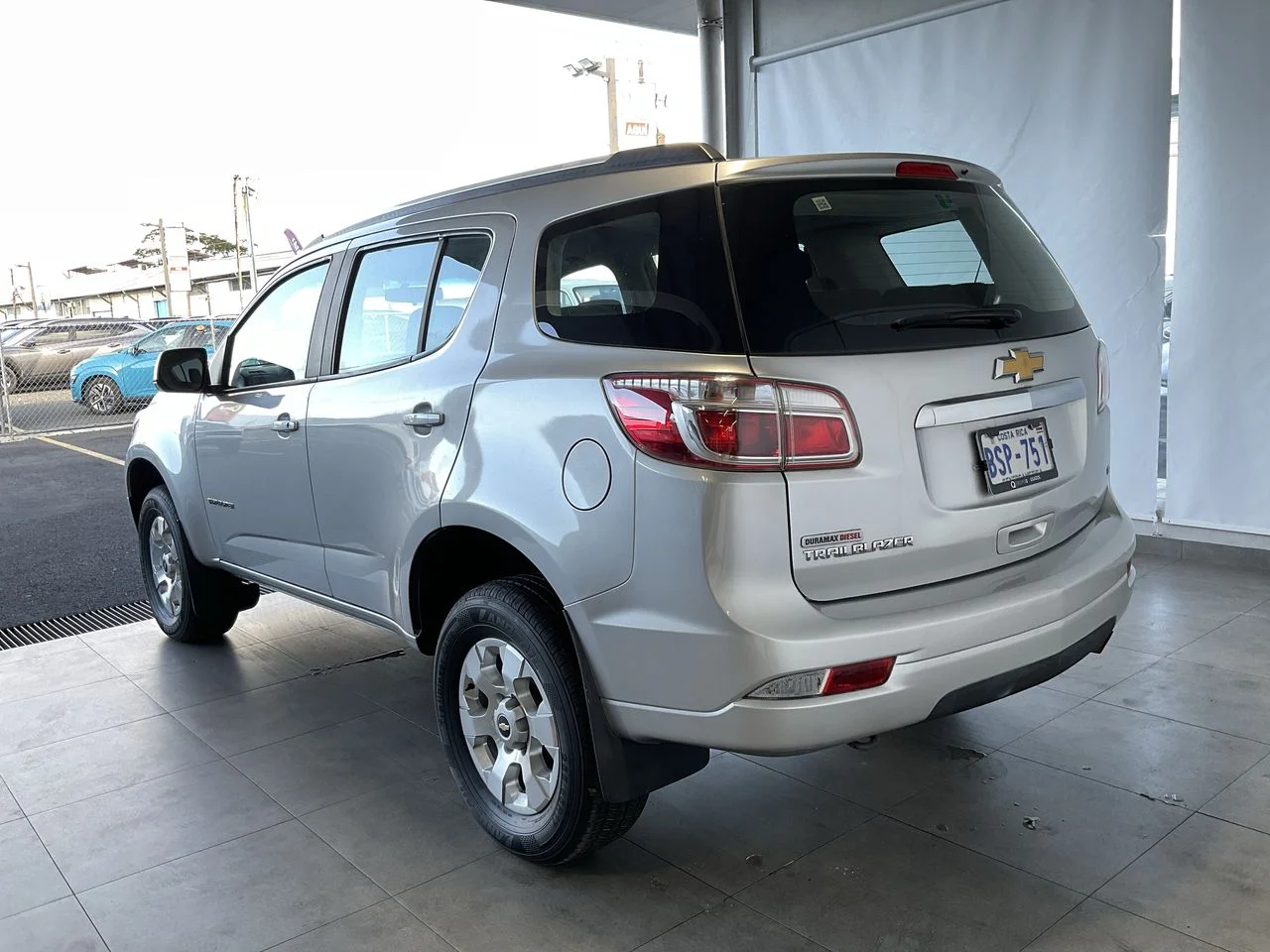 Exterior 5