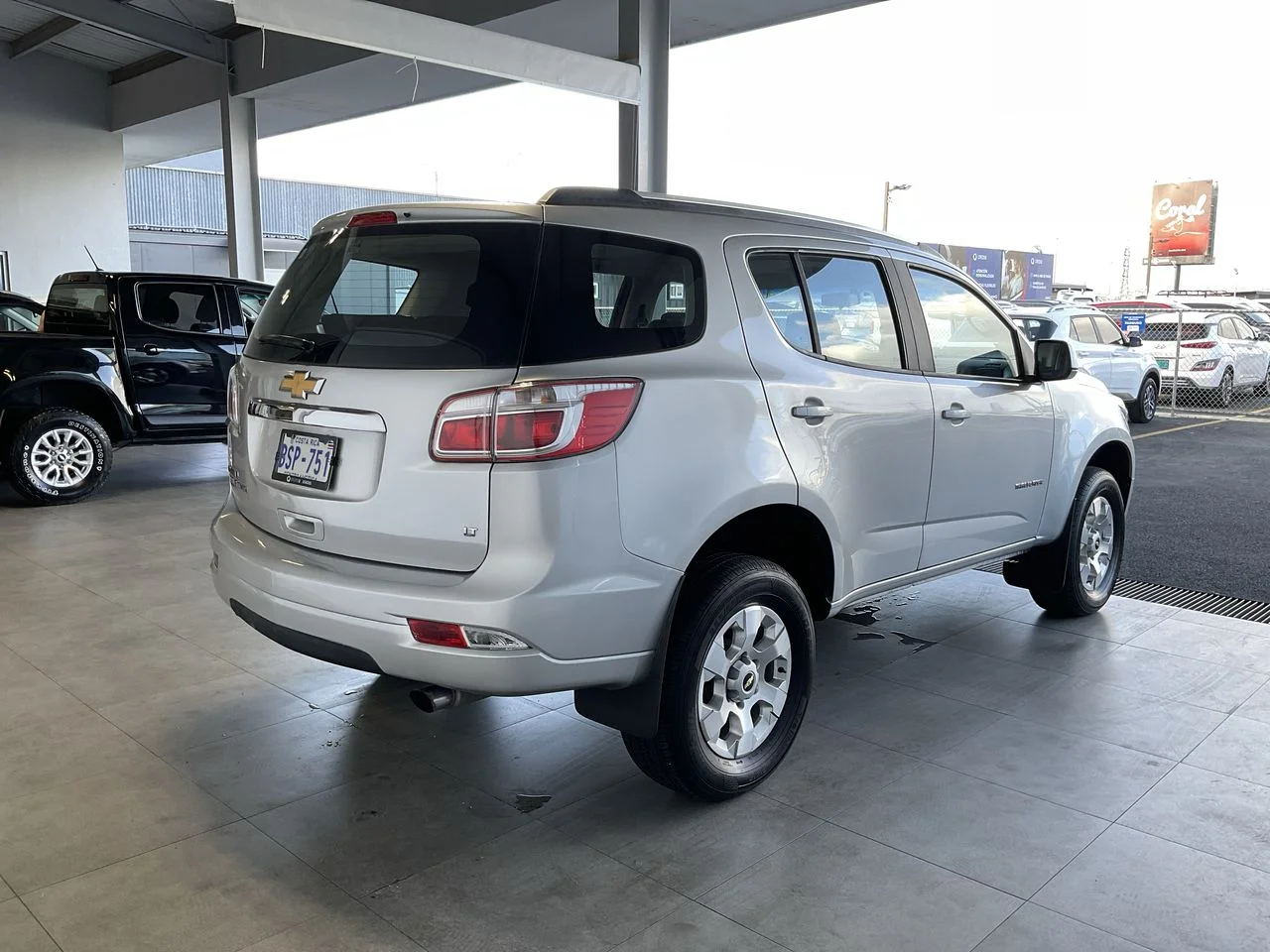 Exterior 7