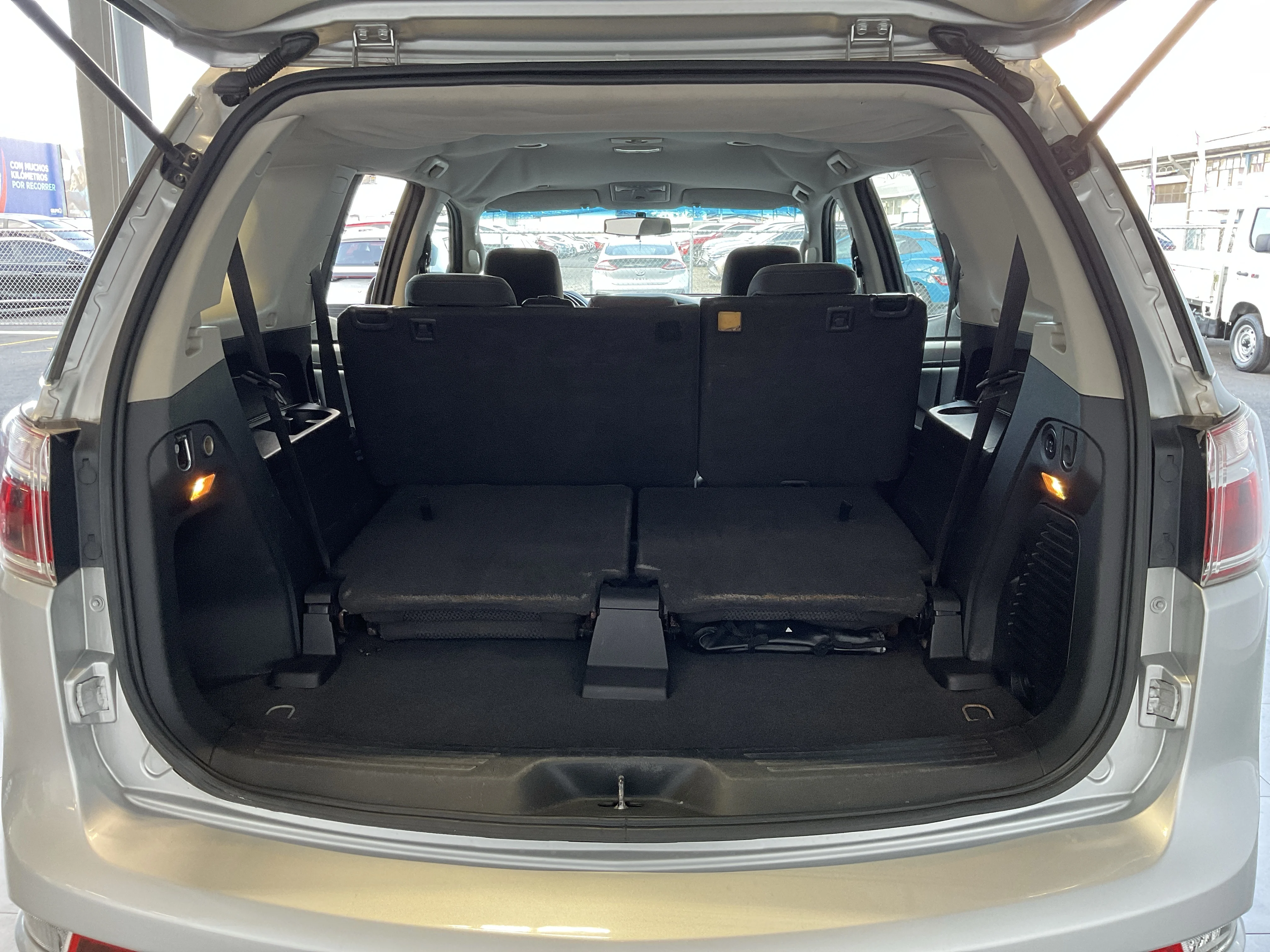 Interior 4