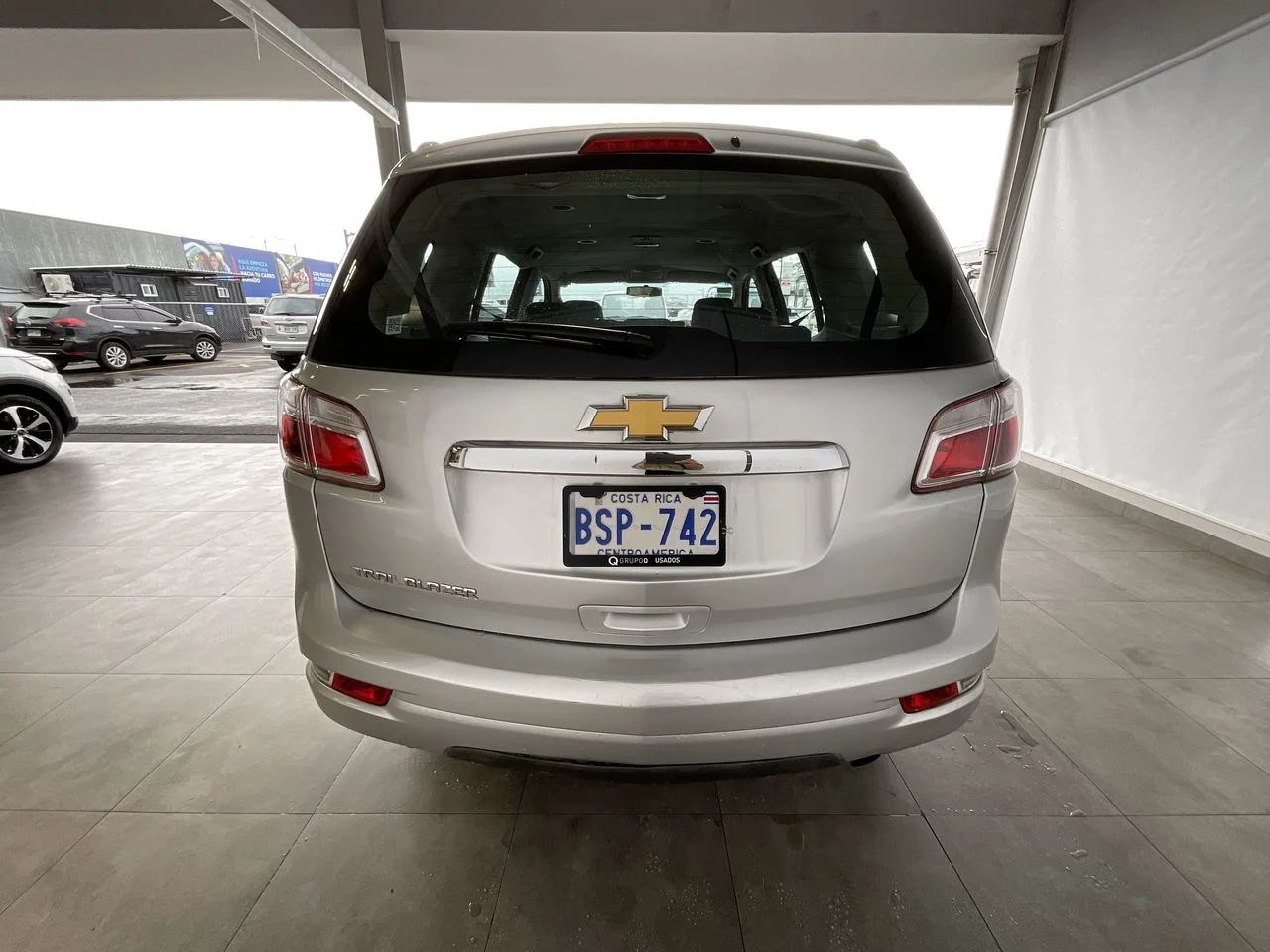 Exterior 6