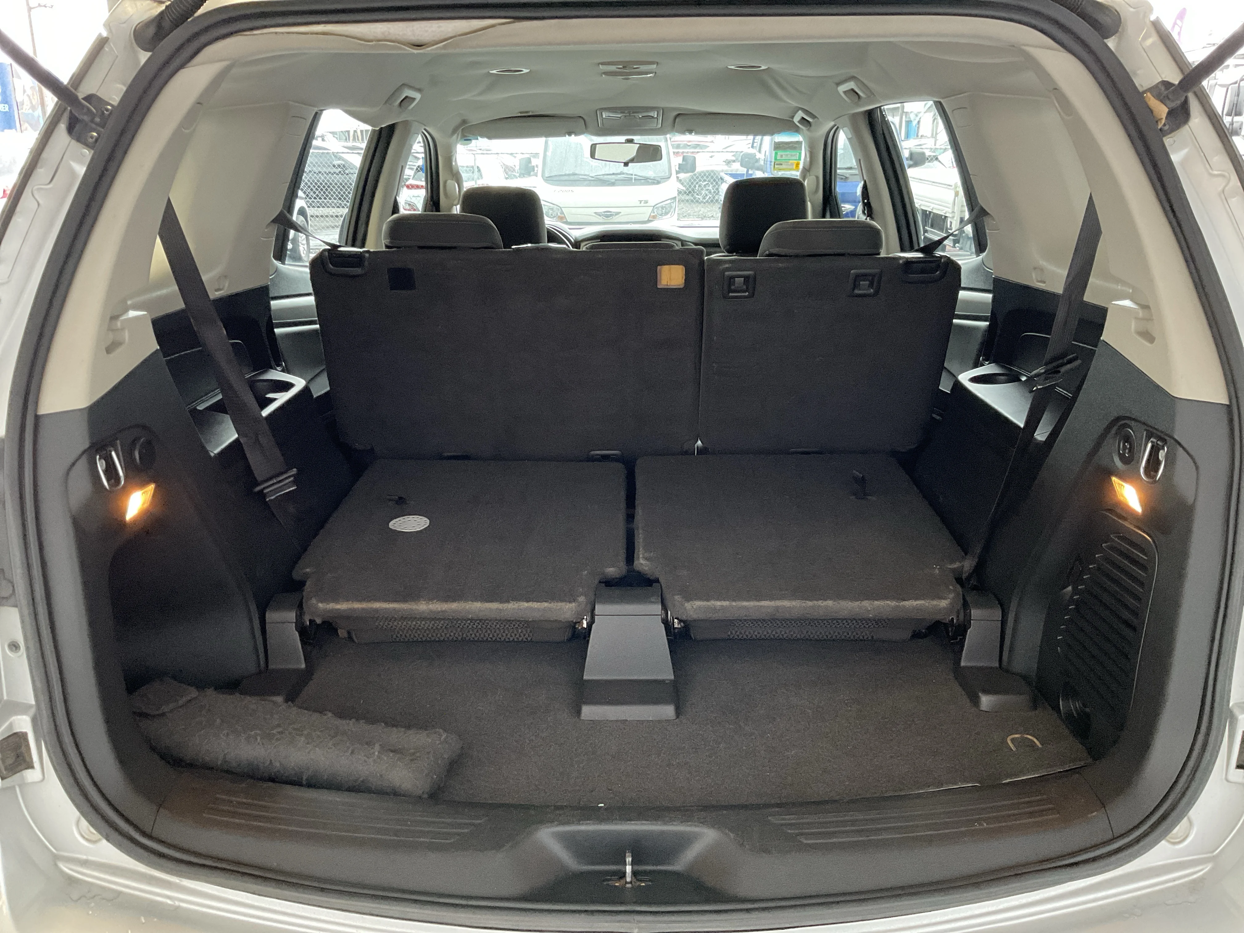 Interior 4