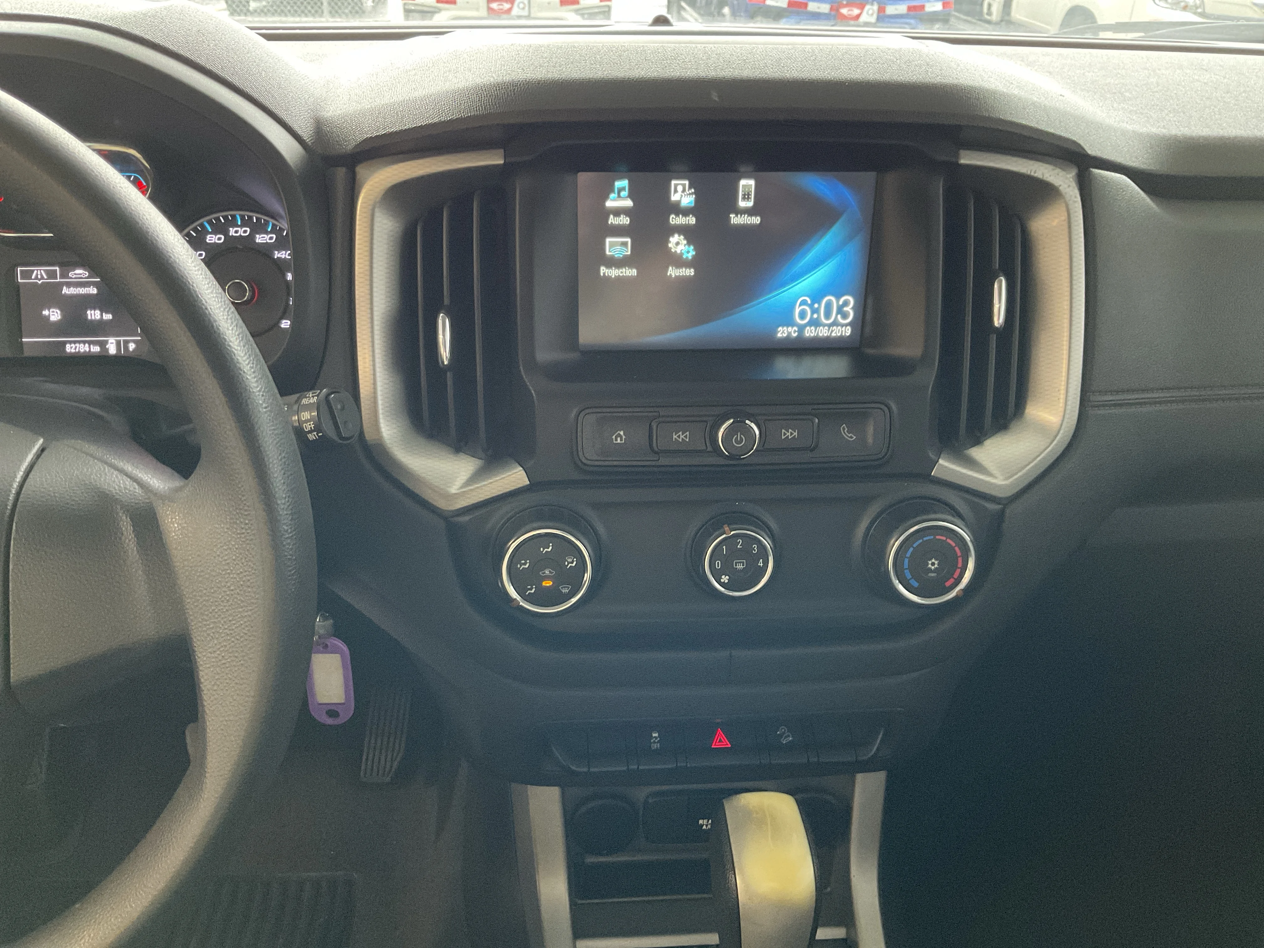 Interior 8