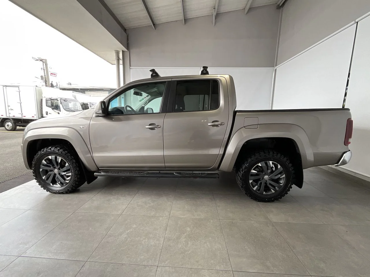 Exterior 4