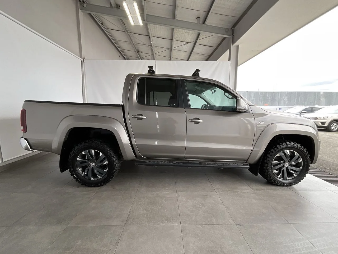 Exterior 8